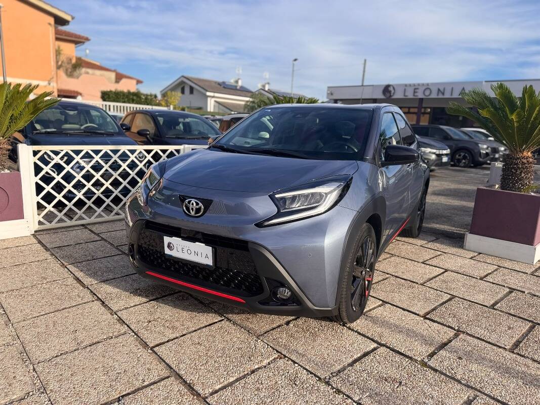 Toyota Aygo X 1.0 Undercover 72cv s-cvt - foto 3 di 21
