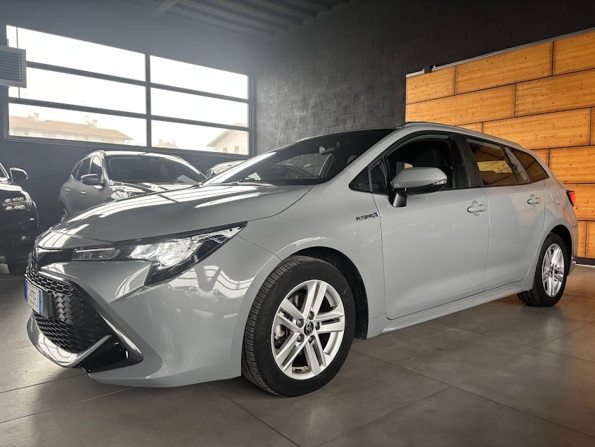 Toyota Corolla Touring Sports 1.8hybrid 122cv 90.000KM, del 2021, 90.847 km, in vendita a Vermezzo con Zelo (MI)
