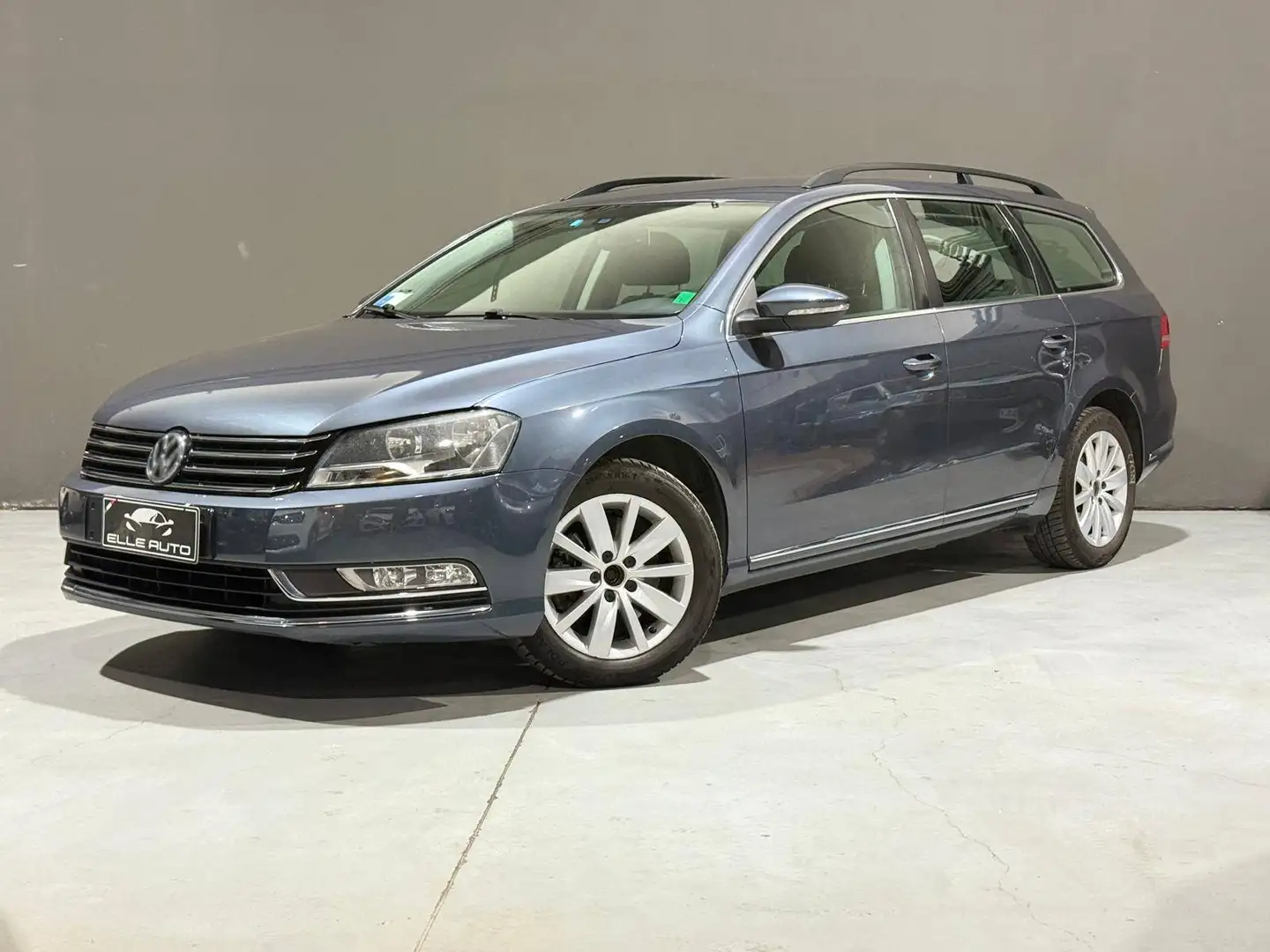 Volkswagen Passat Variant 1.6 tdi Comfortline, del 2011, 177.000 km, in vendita a Cornaredo (MI)