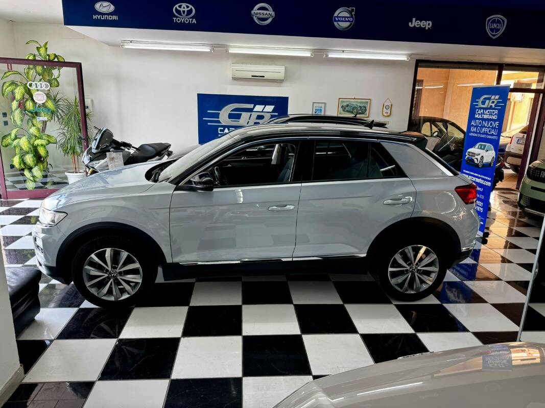 Volkswagen T-Roc 1.0 tsi Style 110cv - foto 4 di 32