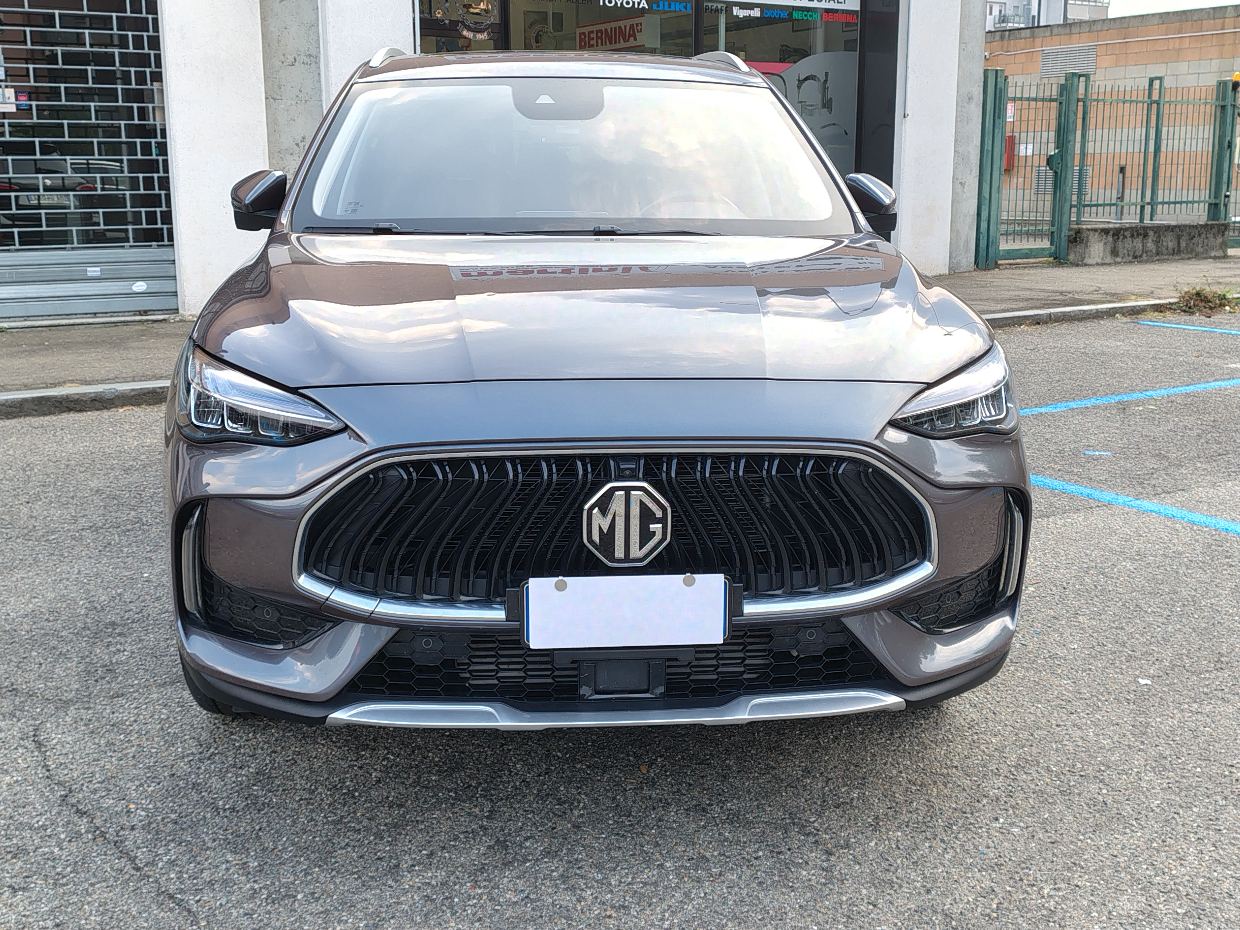 MG HS 1.5 t Luxury - foto 2 di 4