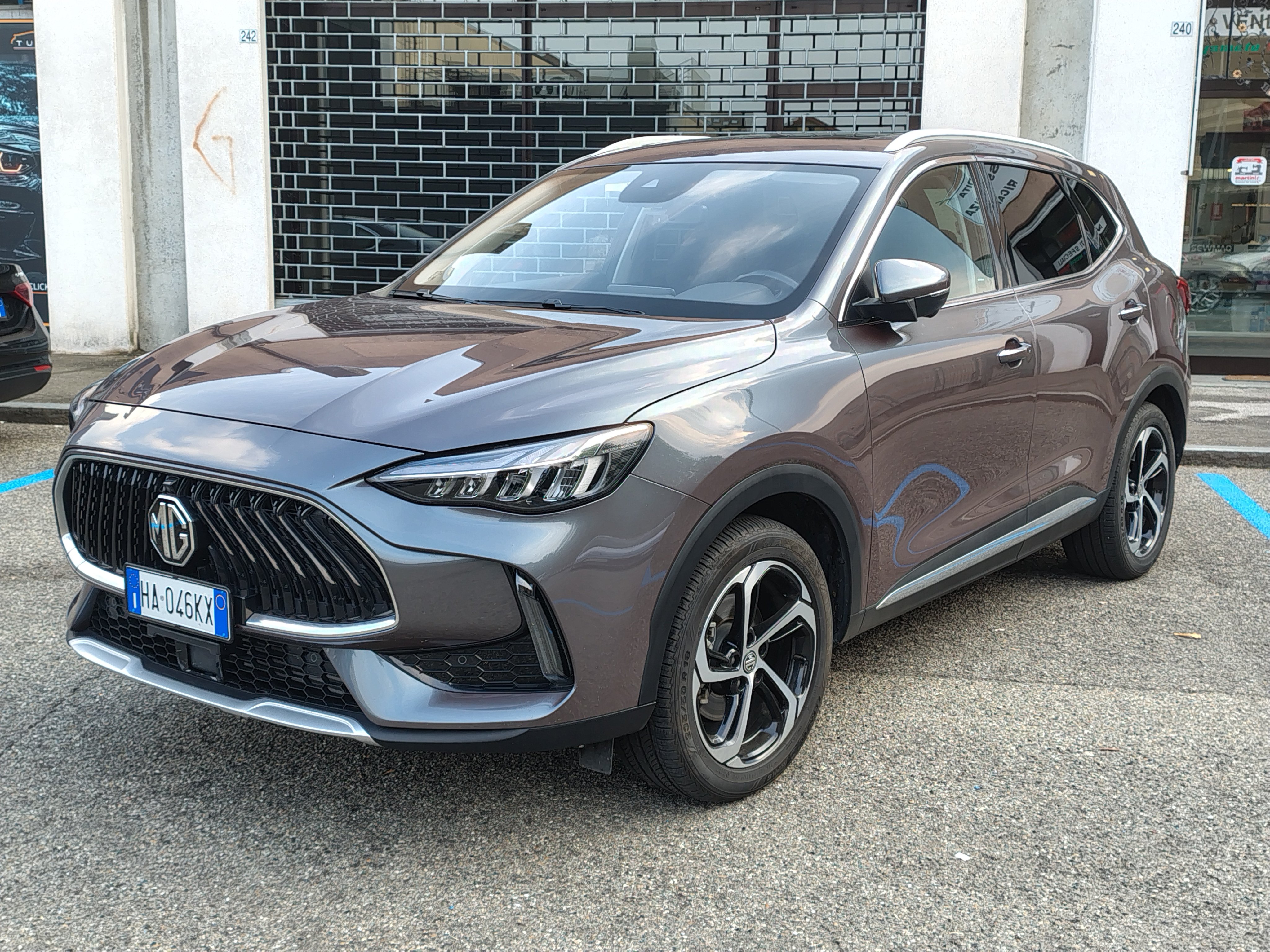 MG HS 1.5 t Luxury, del 2024, 19.600 km, in vendita a Venaria Reale (TO)