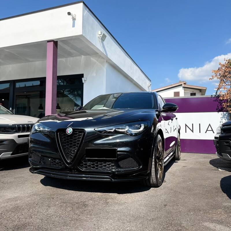 Alfa Romeo Stelvio 2.2 t Veloce Q4 210cv auto - foto 3 di 22