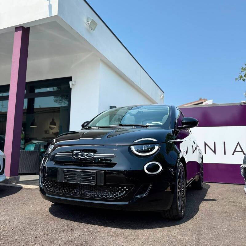Fiat 500 1.0 hybrid La Prima PRONTA CONSEGNA - foto 3 di 19