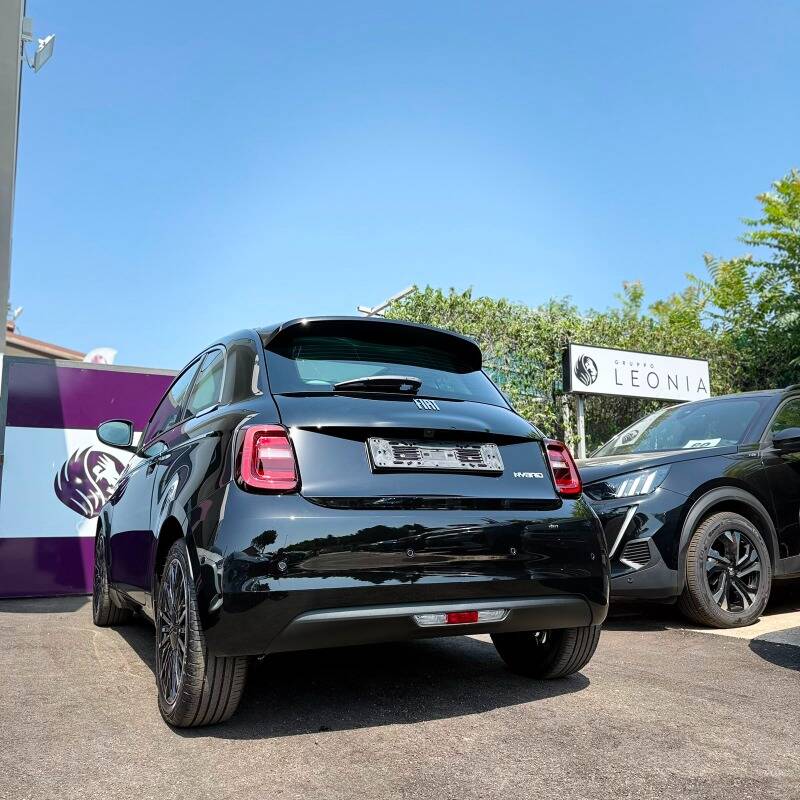 Fiat 500 1.0 hybrid La Prima PRONTA CONSEGNA - foto 4 di 19