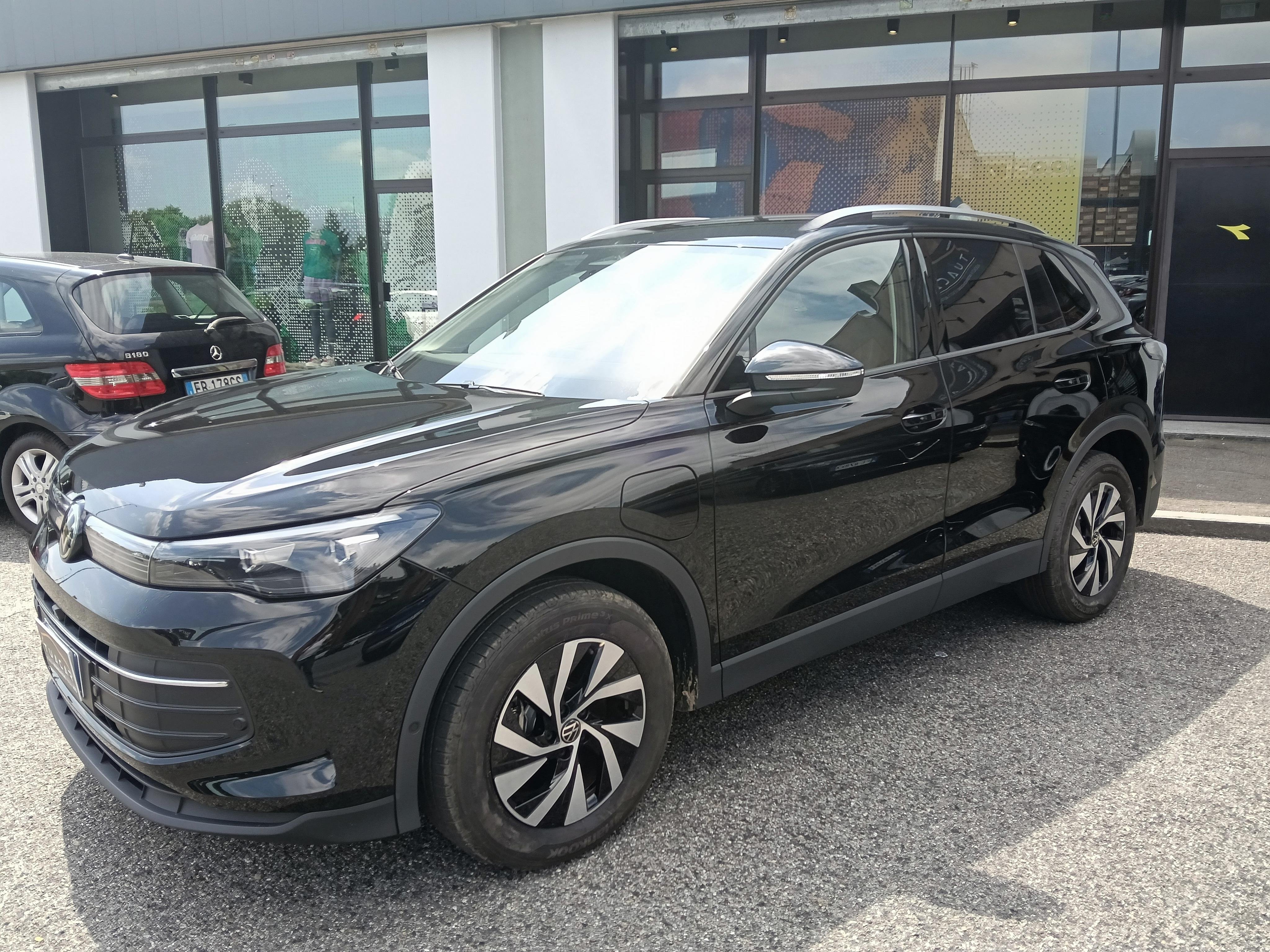 Volkswagen Tiguan 1.5 tsi ehybrid Edition Plus 204cv dsg, del 2025, 10.700 km, in vendita a Venaria Reale (TO)
