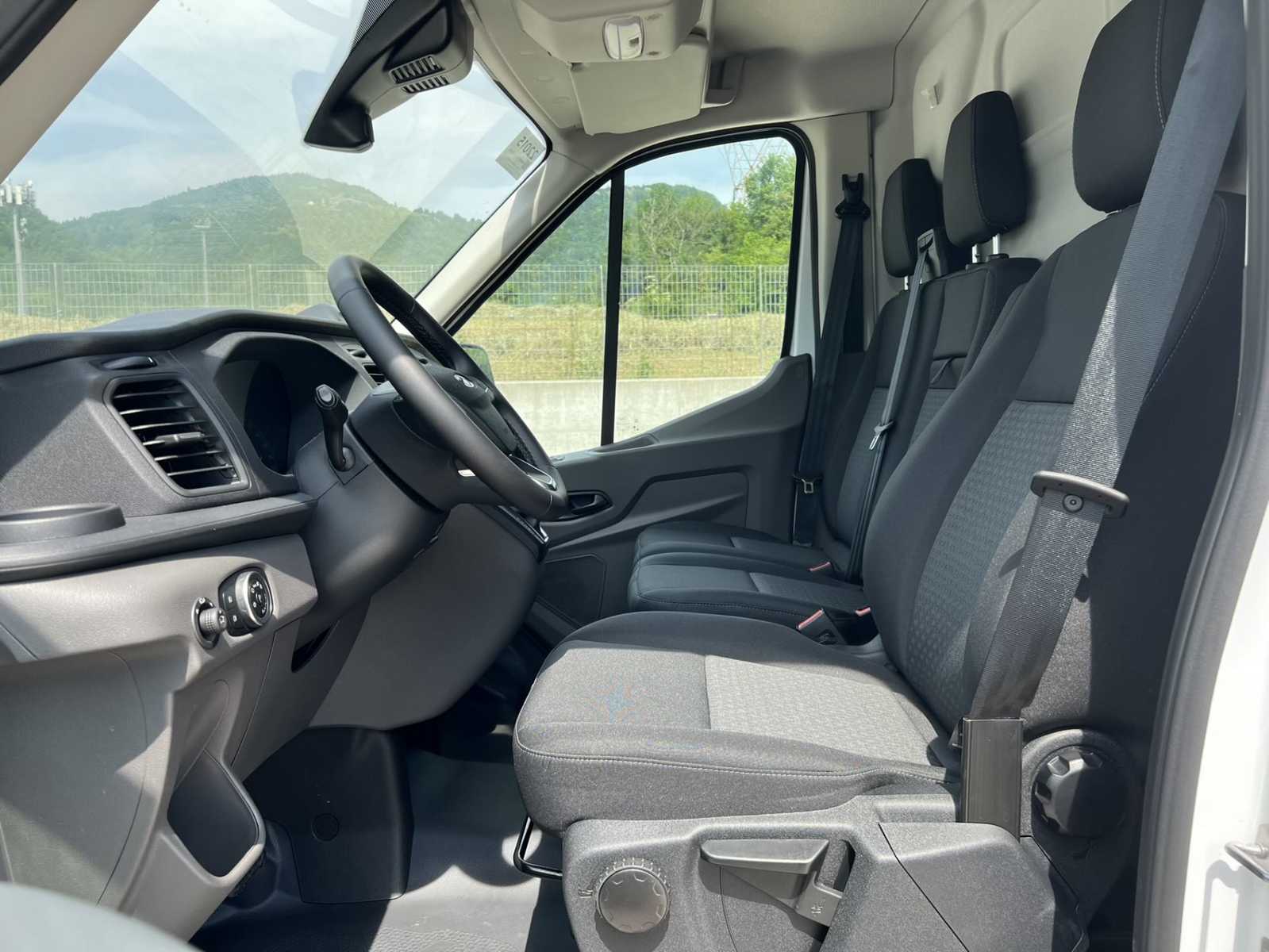 Ford Transit 363 ICA3 FWD 310 Transit 310 fwd 2.0 ecoblue 130cv trend L2H2 auto - foto 3 di 4