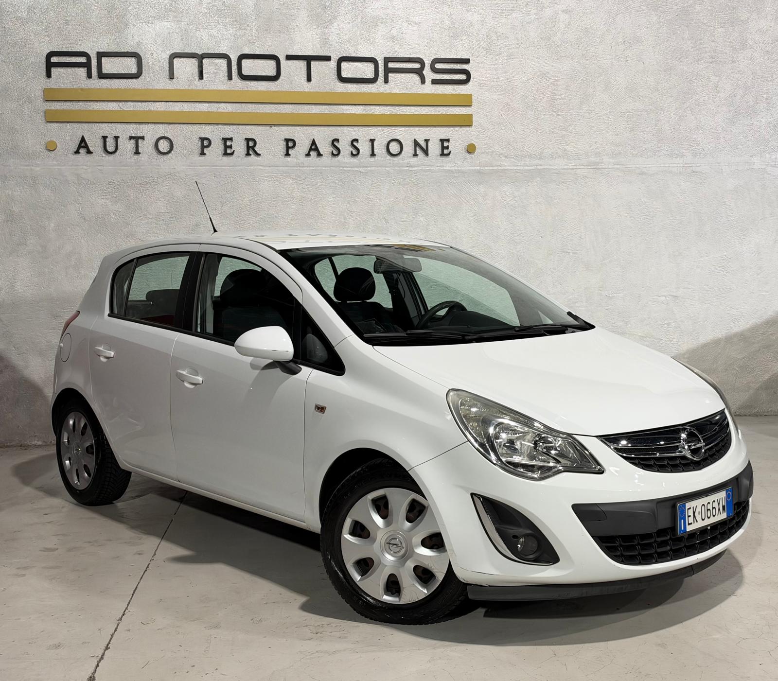 Opel Corsa Benzina 4 Stagioni Neopatentati, del 2011, 125.000 km, in vendita a Bareggio (MI)