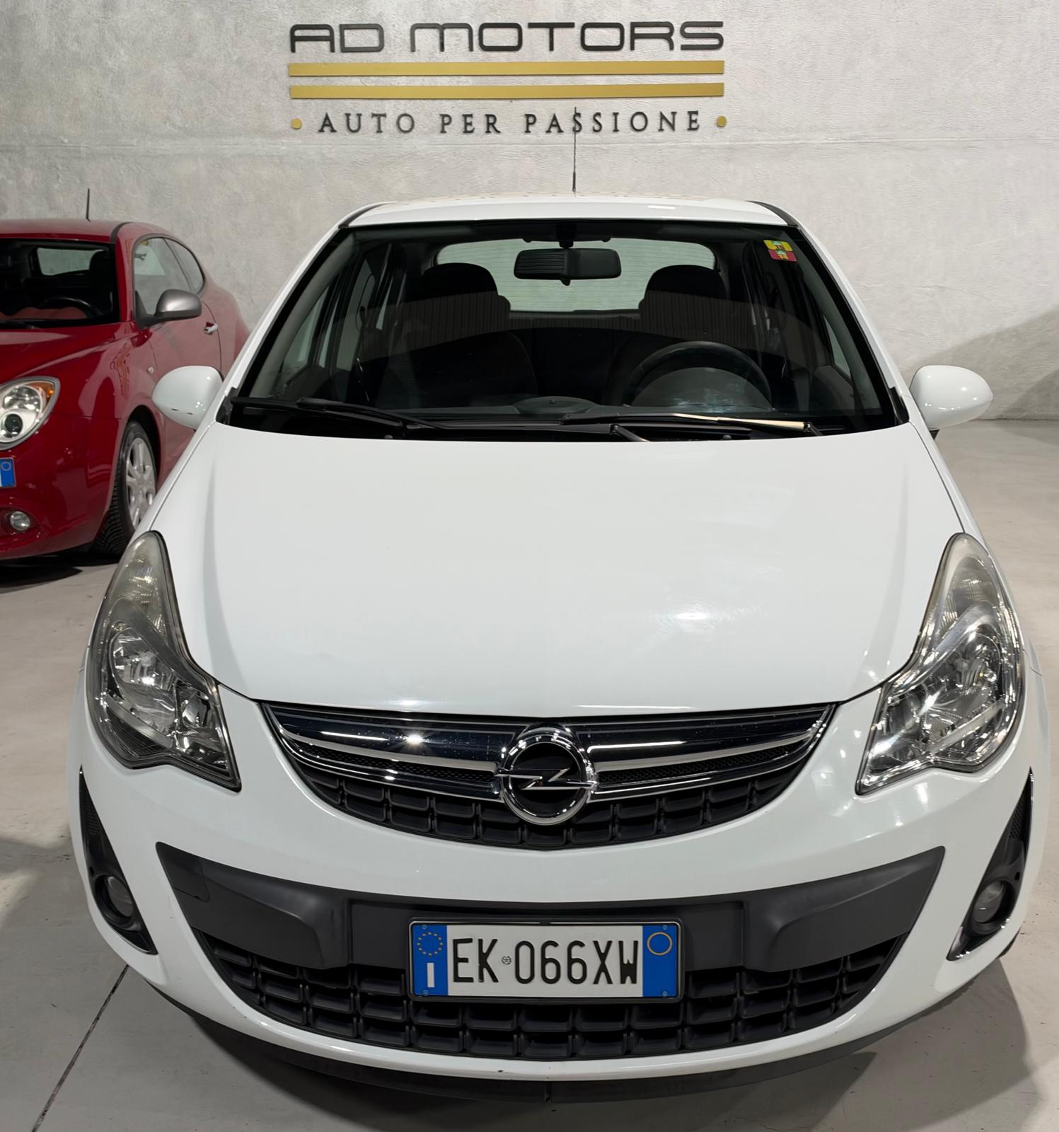Opel Corsa Benzina 4 Stagioni Neopatentati - foto 2 di 4