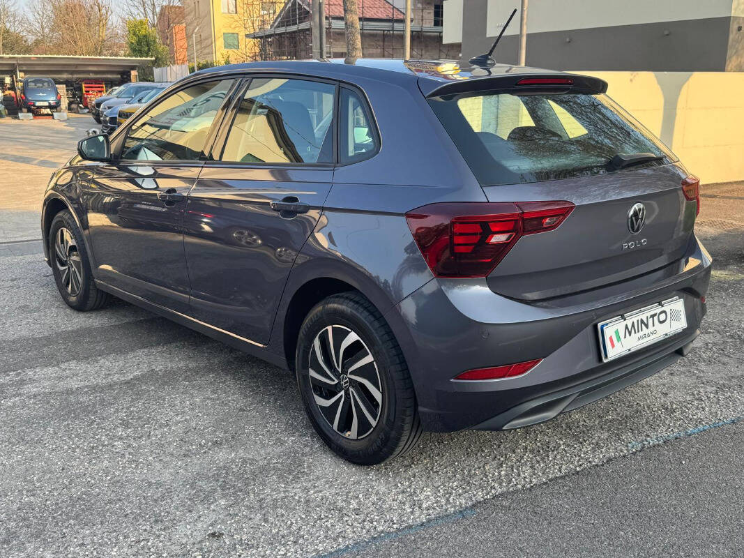 Volkswagen Polo 1.0 Life - foto 2 di 19