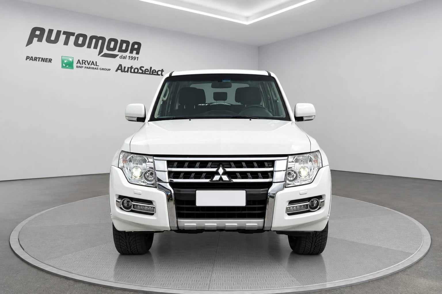 Mitsubishi Pajero 3.2 5p. 7 POSTI - GANCIO - foto 2 di 4