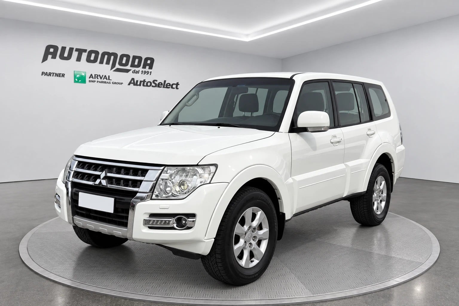 Mitsubishi Pajero 3.2 5p. 7 POSTI - GANCIO, del 2016, 317.440 km, in vendita a San Miniato (PI)