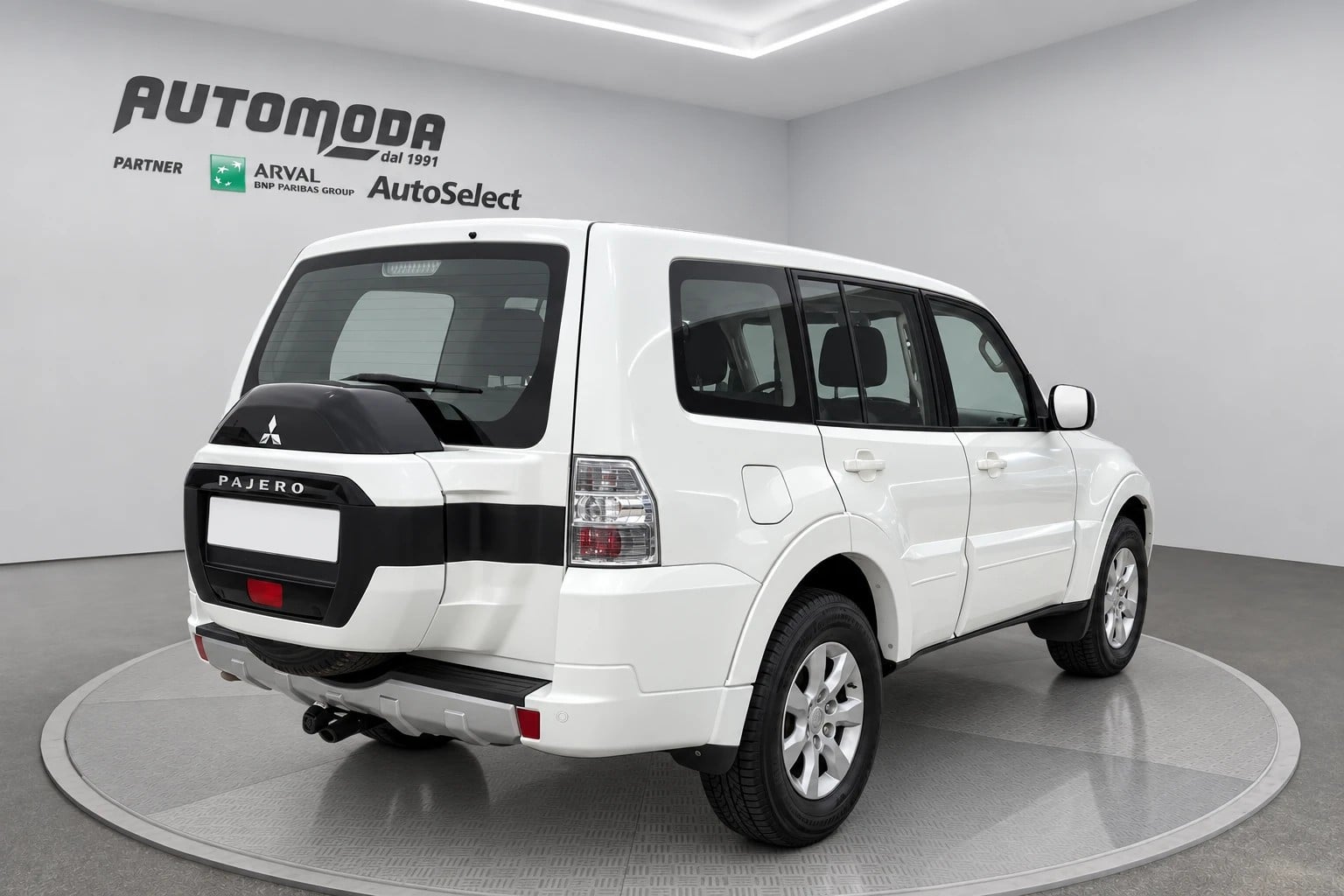 Mitsubishi Pajero 3.2 5p. 7 POSTI - GANCIO - foto 4 di 4