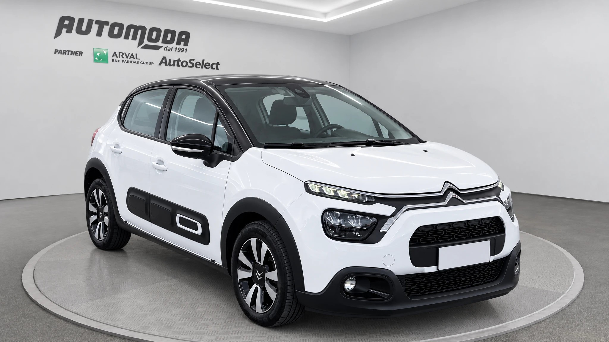 Citroen C3 1.5 bluehdi Shine s&s 100cv my20 - foto 2 di 4