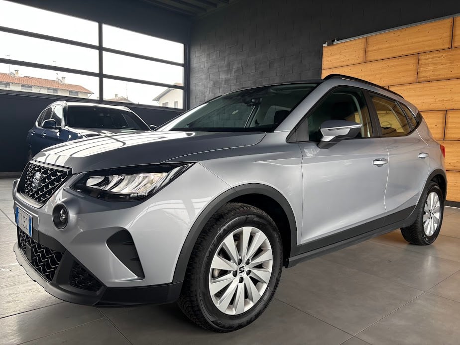 SEAT Arona 1.0 ecotsi Style NEOPATENTATI, del 2024, 57.797 km, in vendita a Vermezzo con Zelo (MI)