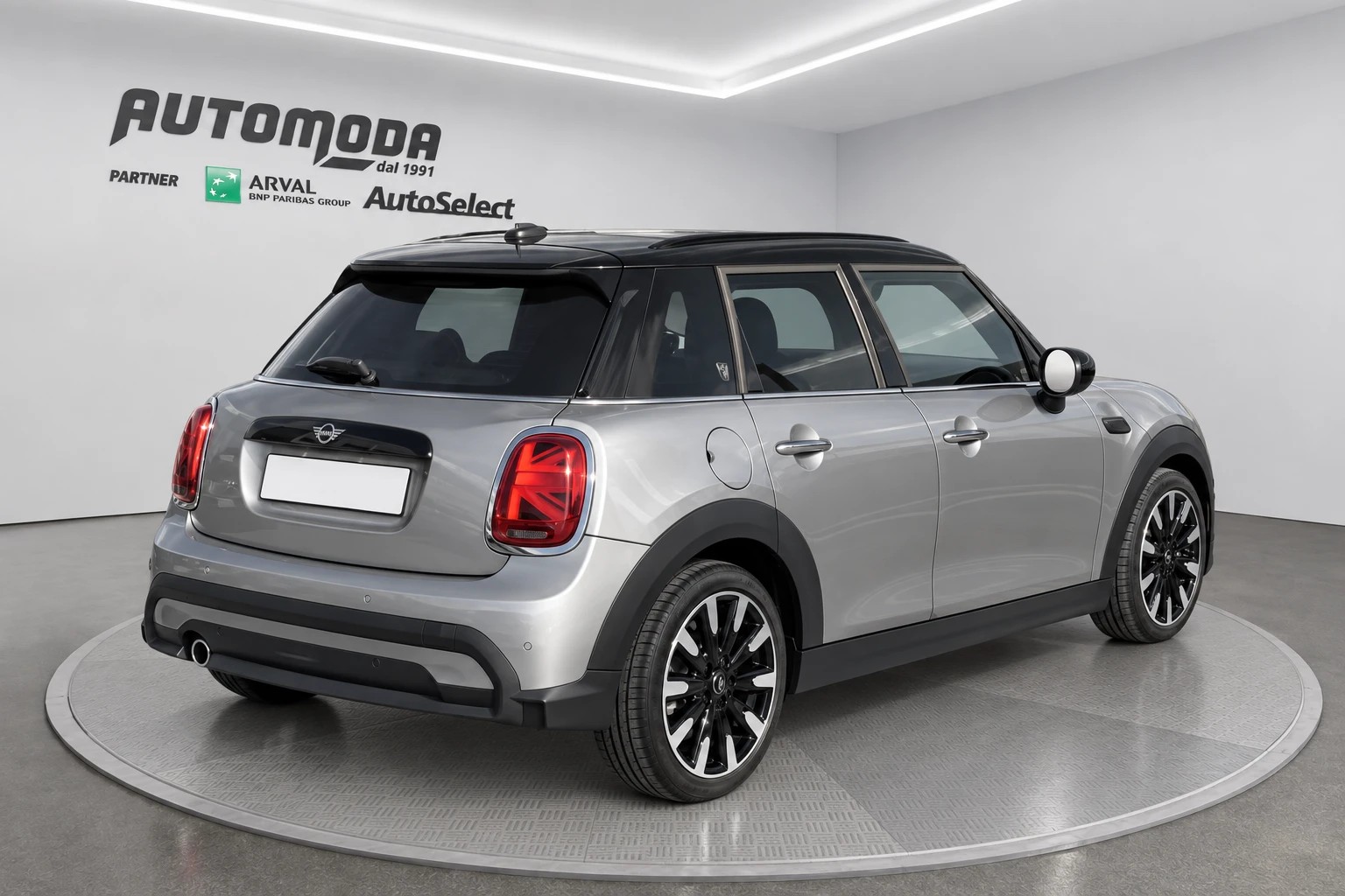 MINI Cooper 5P Yours AUTO KM ZERO - foto 3 di 4