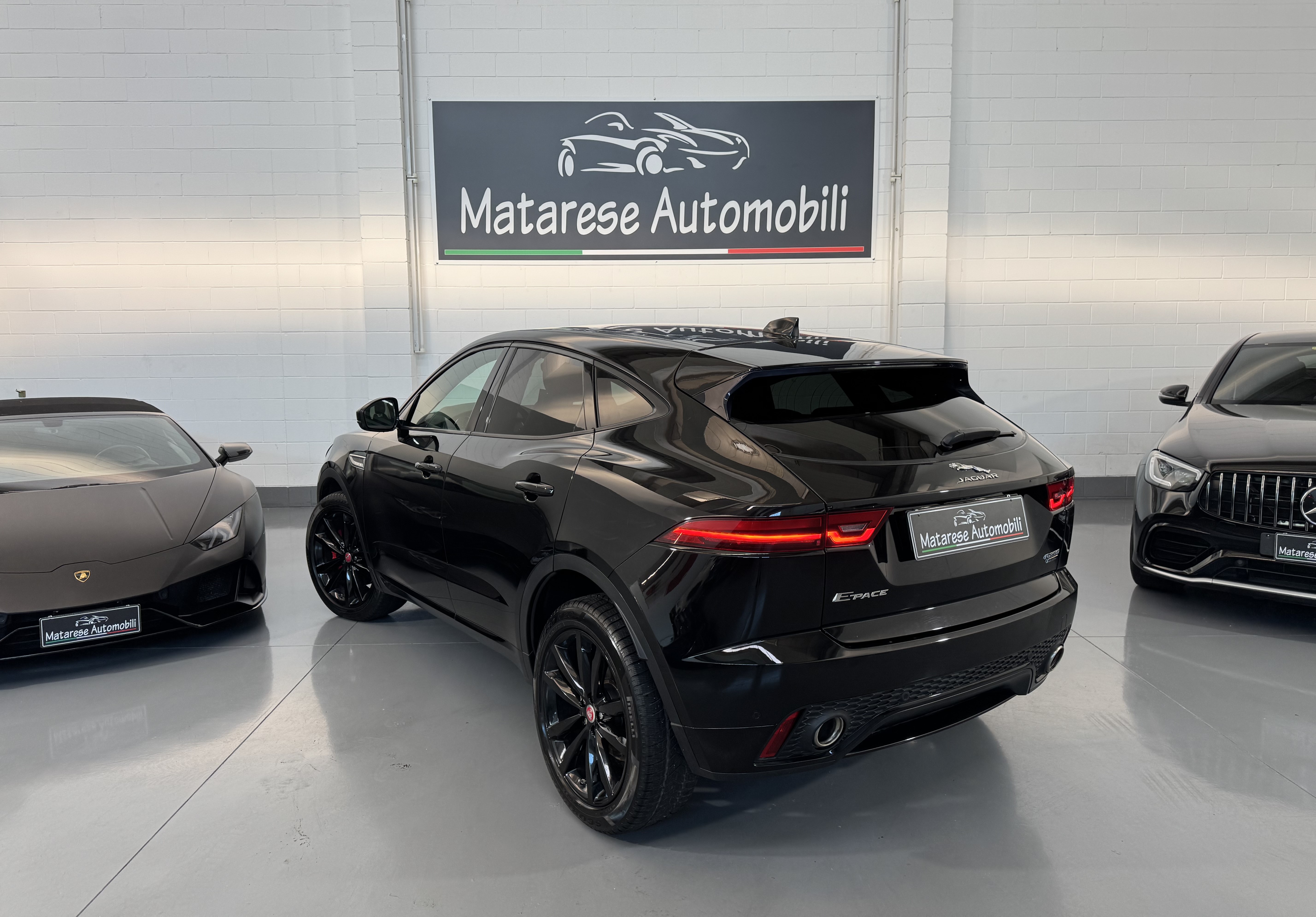 Jaguar E-Pace R-Dynamic P250 AWD 2.0cc 249cv Tagliandi ufficiali Finanziabile - foto 3 di 4