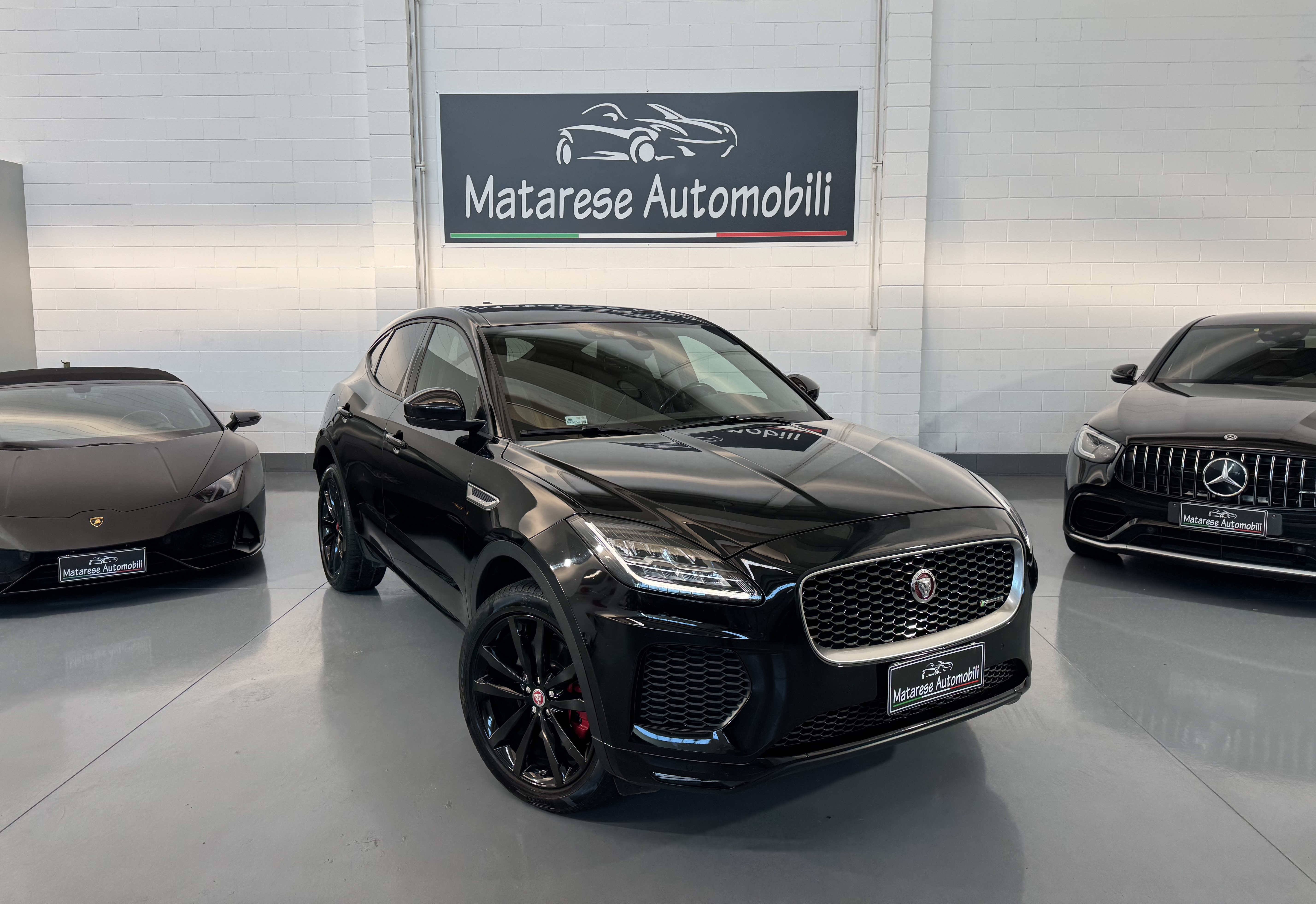 Jaguar E-Pace R-Dynamic P250 AWD 2.0cc 249cv Tagliandi ufficiali Finanziabile - foto 4 di 4