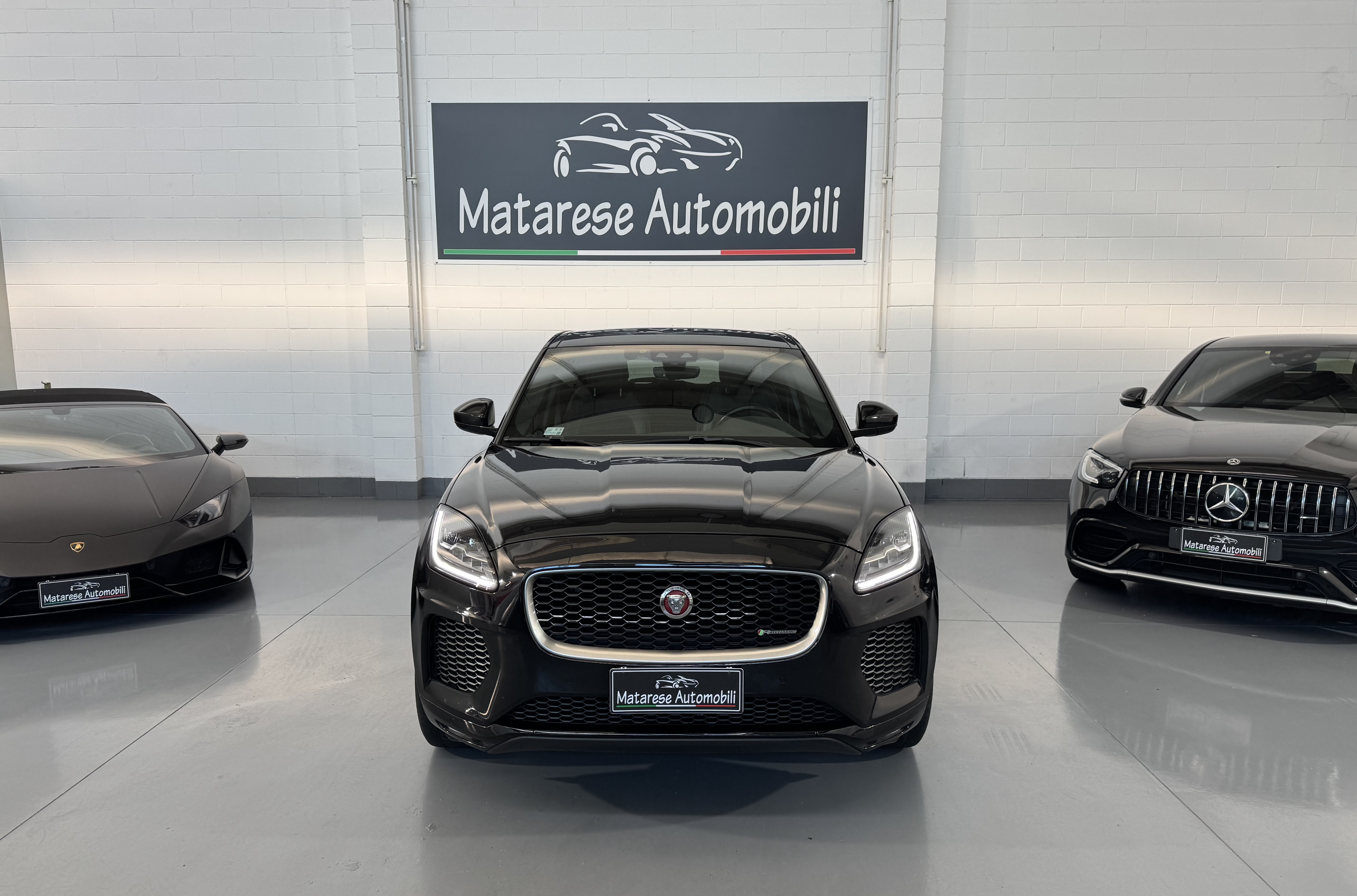 Jaguar E-Pace R-Dynamic P250 AWD 2.0cc 249cv Tagliandi ufficiali Finanziabile - foto 2 di 4