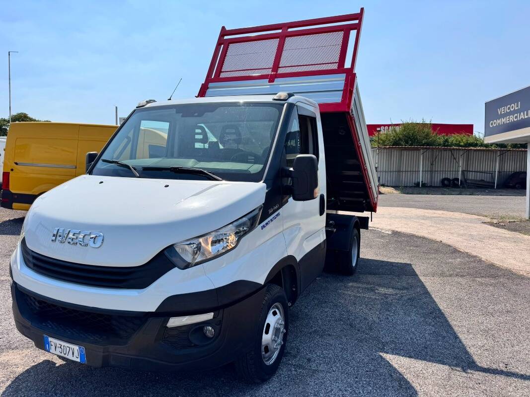 Iveco Daily 35 C14 3750 E6 Ribaltabile trilaterale - foto 3 di 13