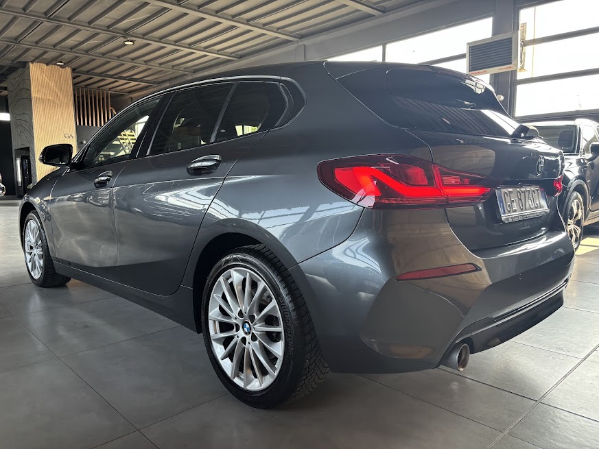 BMW 118 118i Sport 136cv auto 5P. NEOPATENTATI - foto 2 di 4