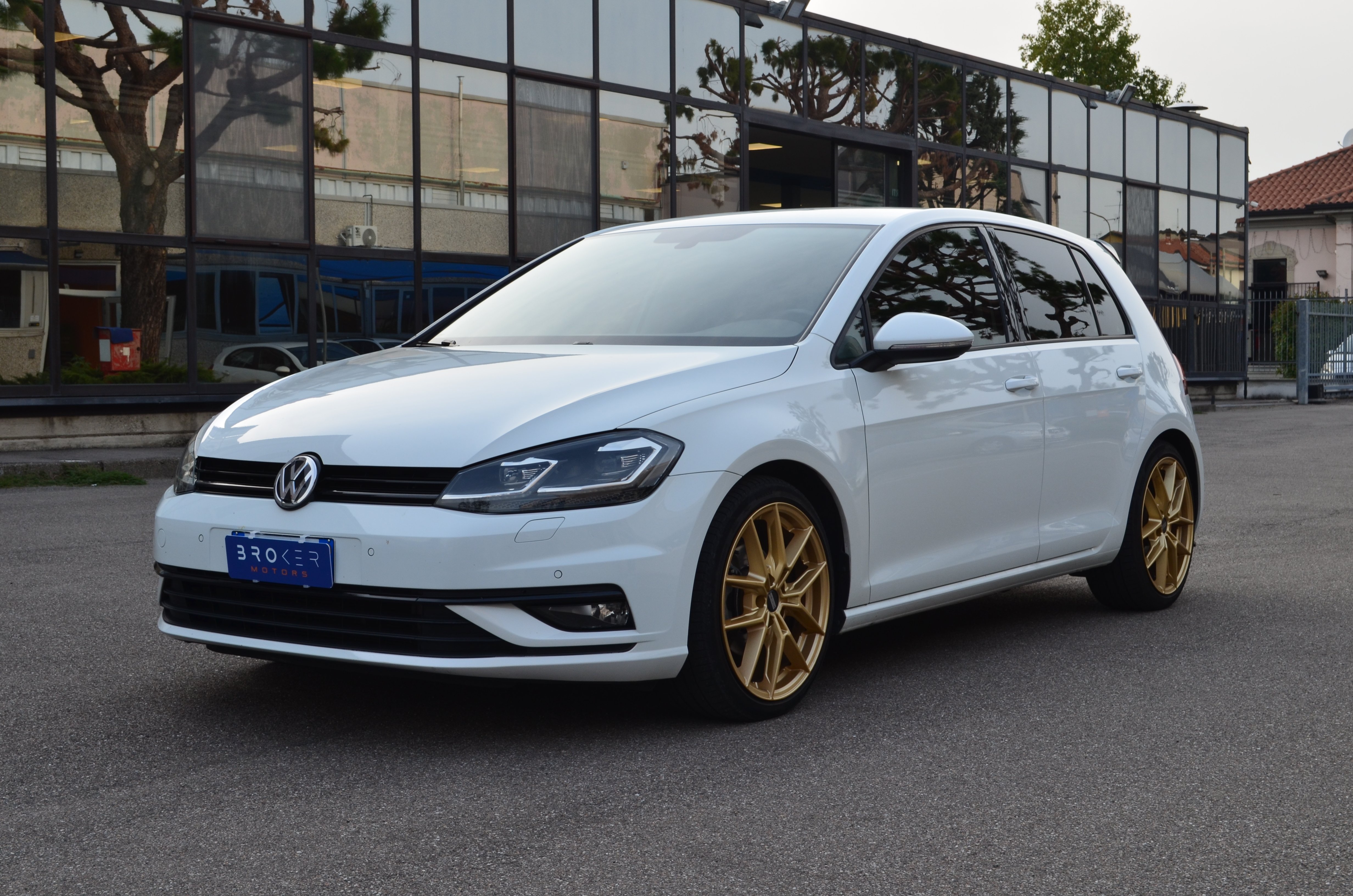 Volkswagen Golf 5p 2.0 tdi Highline 4motion 150cv dsg, del 2017, 195.000 km, in vendita a Marcallo Con Casone (MI)