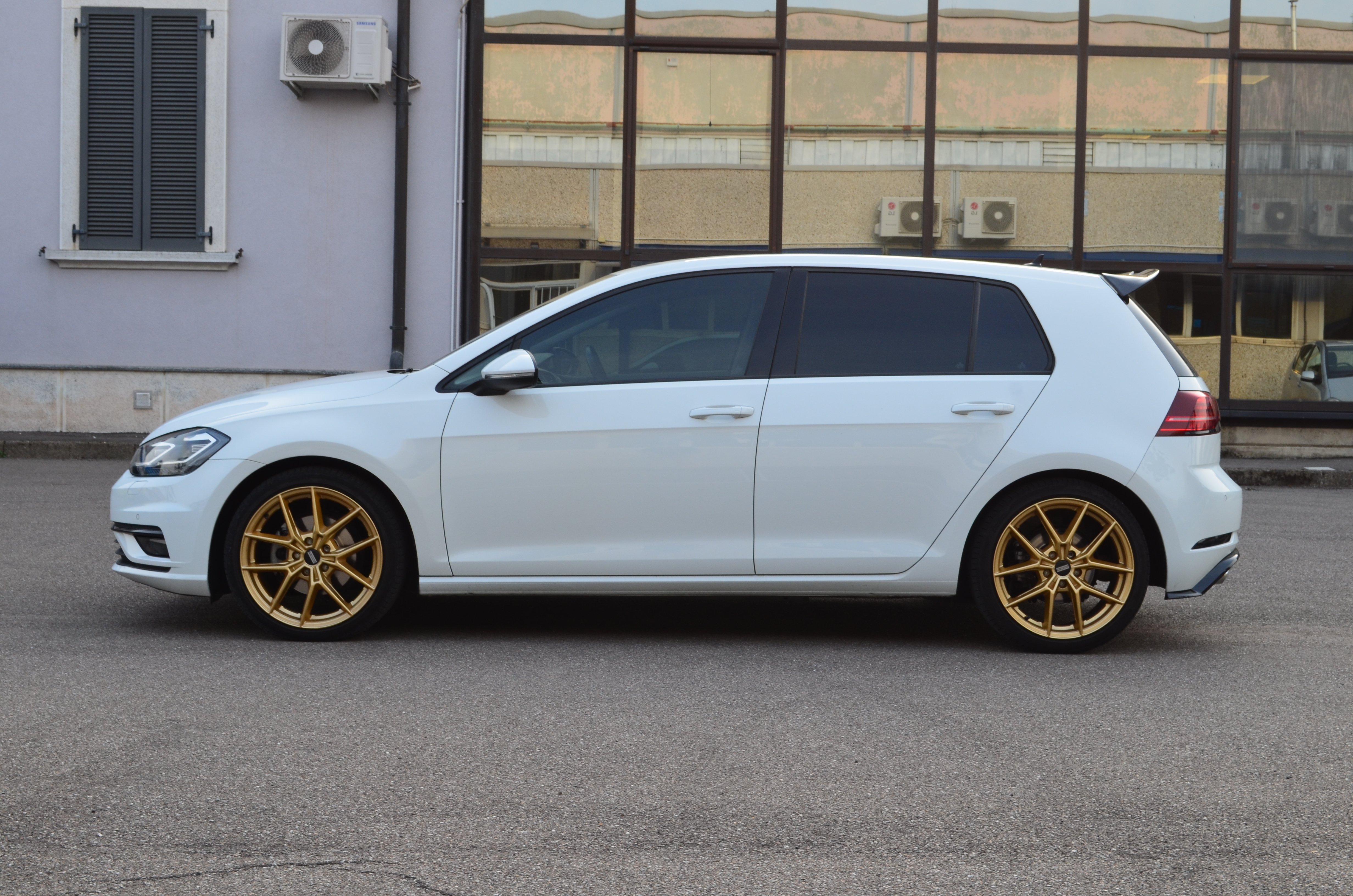 Volkswagen Golf 5p 2.0 tdi Highline 4motion 150cv dsg - foto 3 di 4