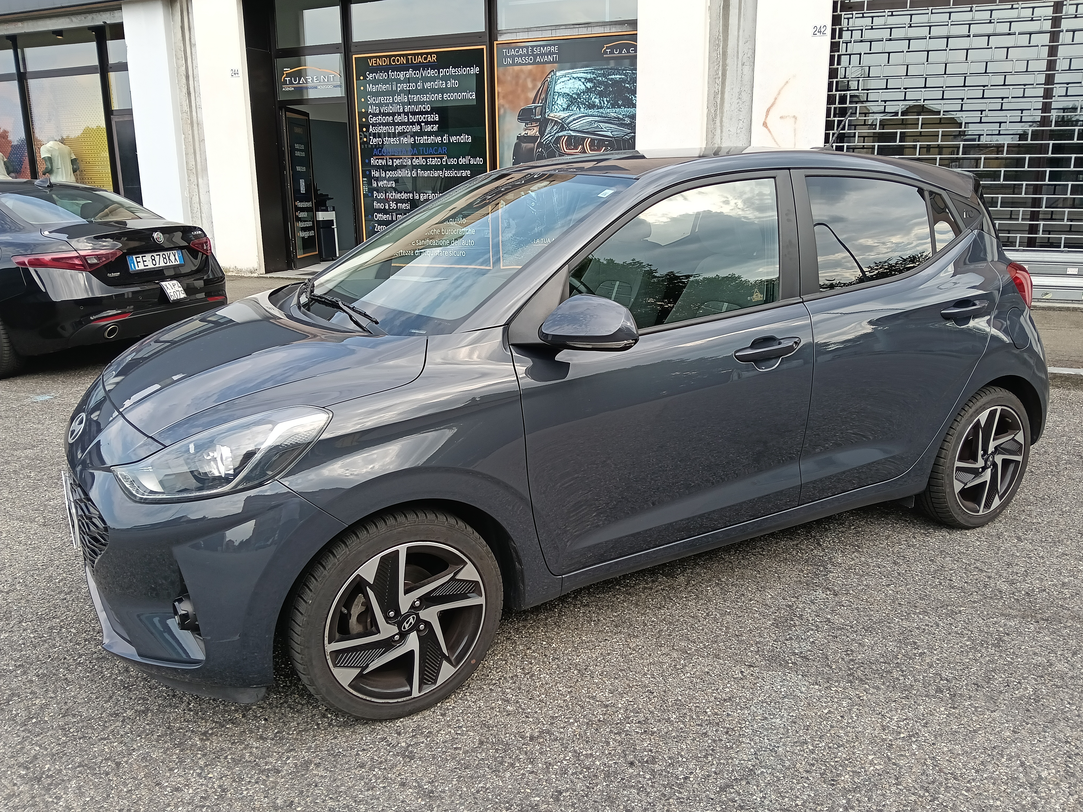 Hyundai i10 1.0 mpi Prime 67cv, del 2023, 49.000 km, in vendita a Venaria Reale (TO)
