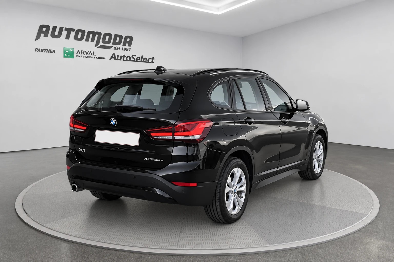 BMW X1 X Drive 25E Business Advantage automatico - foto 4 di 4