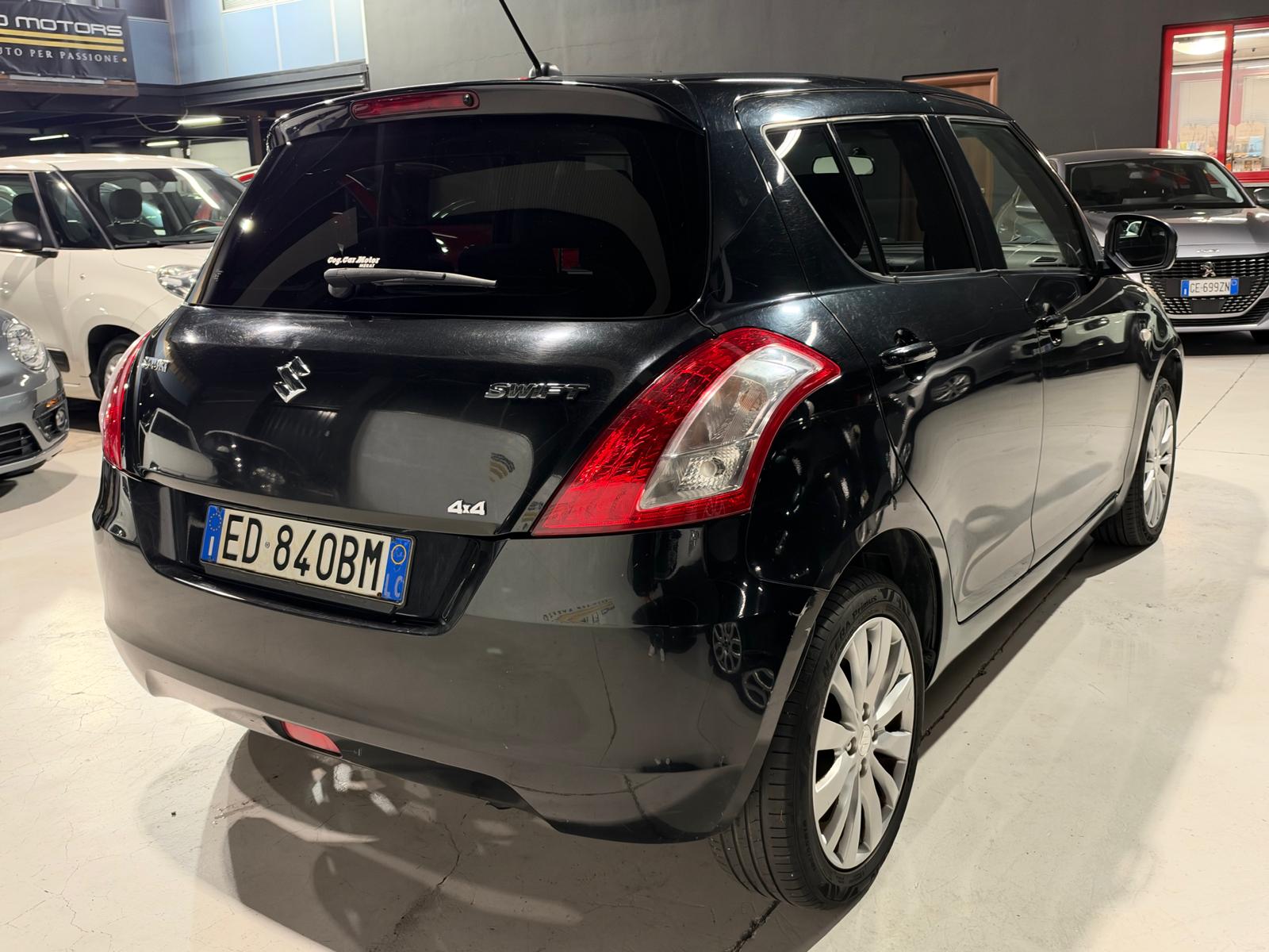 Suzuki Swift 4x4 Benzina Neopatentati - foto 4 di 4