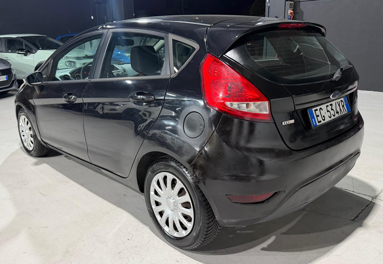 Ford Fiesta 5p 1.4 tdci Titanium c/esp E5 Diesel Neopatentati 5 Posti - foto 4 di 4