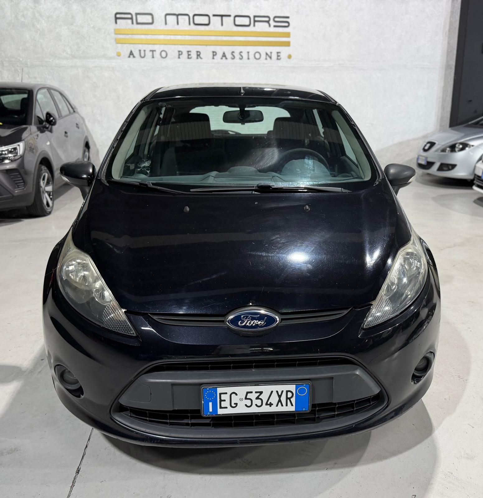 Ford Fiesta 5p 1.4 tdci Titanium c/esp E5 Diesel Neopatentati 5 Posti - foto 2 di 4