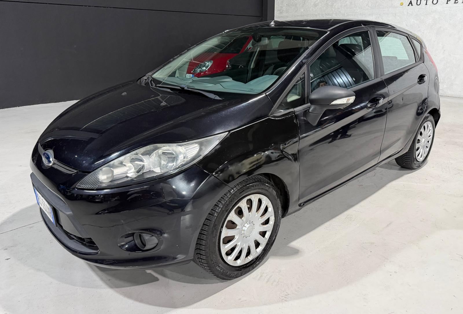 Ford Fiesta 5p 1.4 tdci Titanium c/esp E5 Diesel Neopatentati 5 Posti - foto 3 di 4
