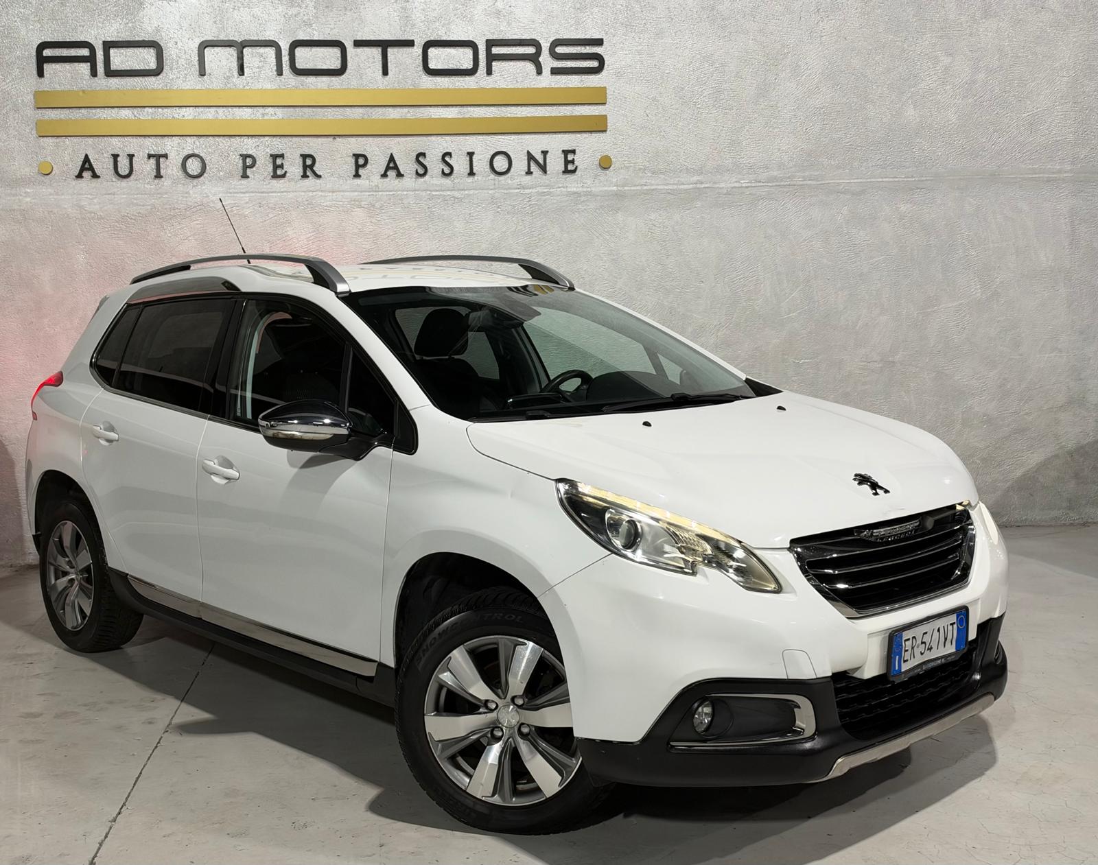 Peugeot 2008 Benzina Neopatentati+LED+Tetto, del 2013, 130.000 km, in vendita a Bareggio (MI)