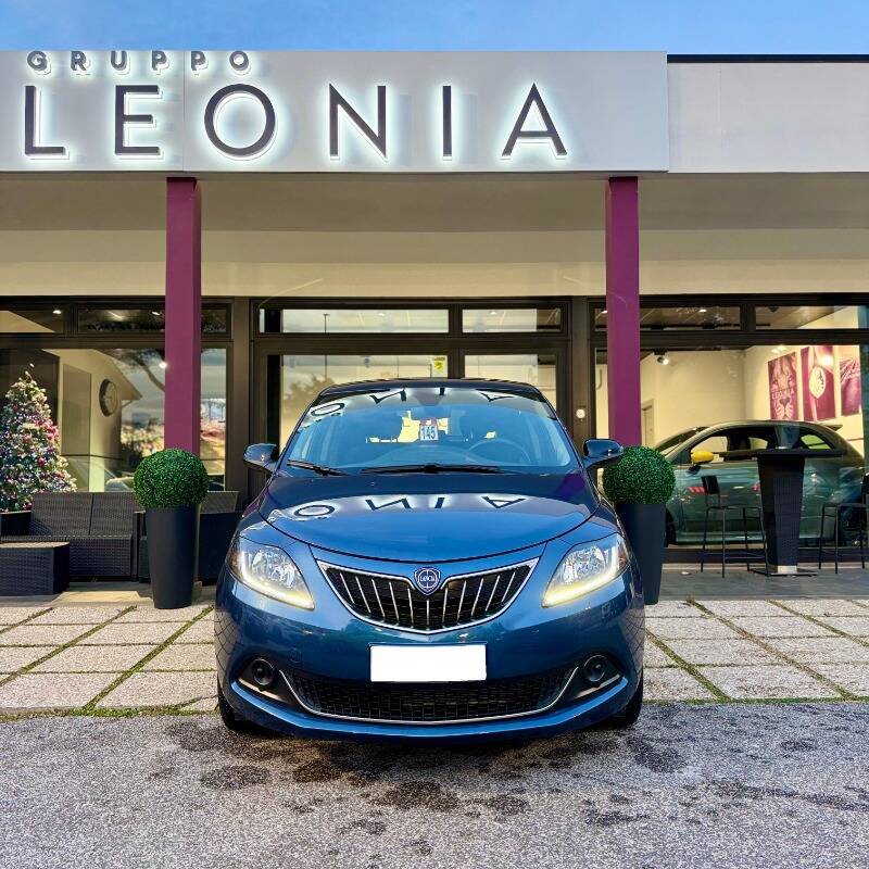 Lancia Ypsilon 1.0 firefly hybrid Gold Plus s&s 70cv 5 posti *GARANZIA 24 MESI* - foto 2 di 20