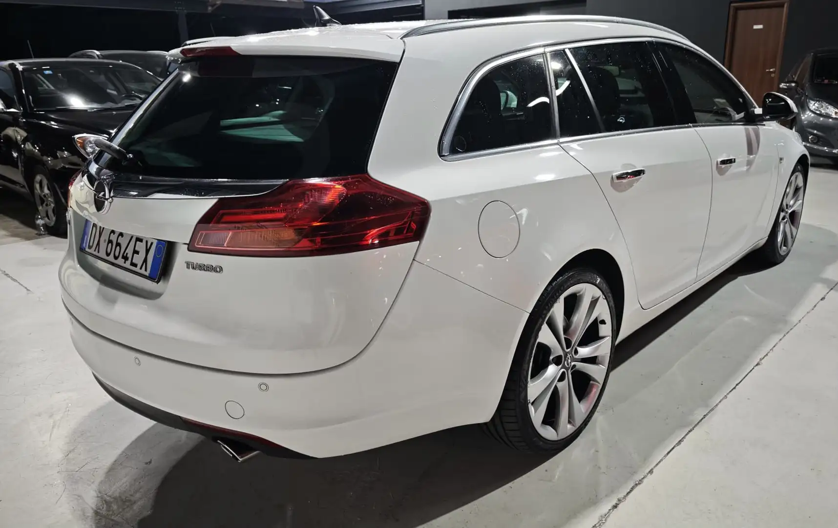 Opel Insignia Sports Tourer 2.0 t Cosmo 220cv auto - foto 4 di 4
