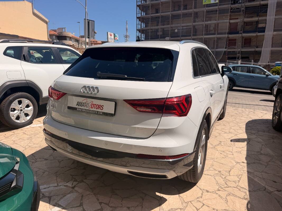 Audi Q3 Audi Q3 3.5 2.0 tdi Business s-tronic - foto 5 di 12