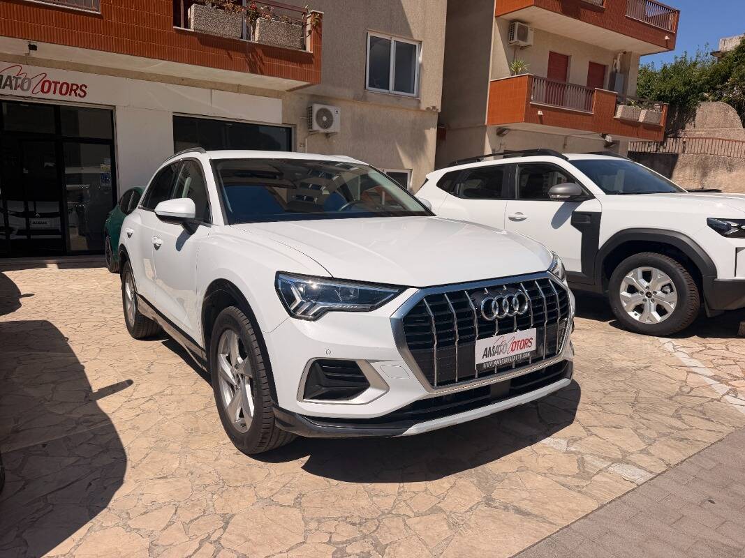 Audi Q3 Audi Q3 3.5 2.0 tdi Business s-tronic - foto 4 di 12