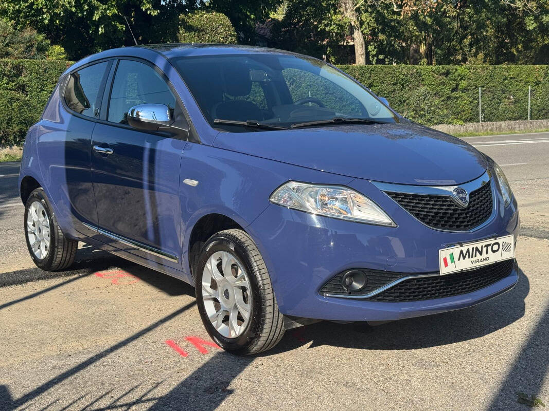 Lancia Ypsilon 0.9 t.air Platinum ecochic metano 70cv my19 - foto 4 di 21