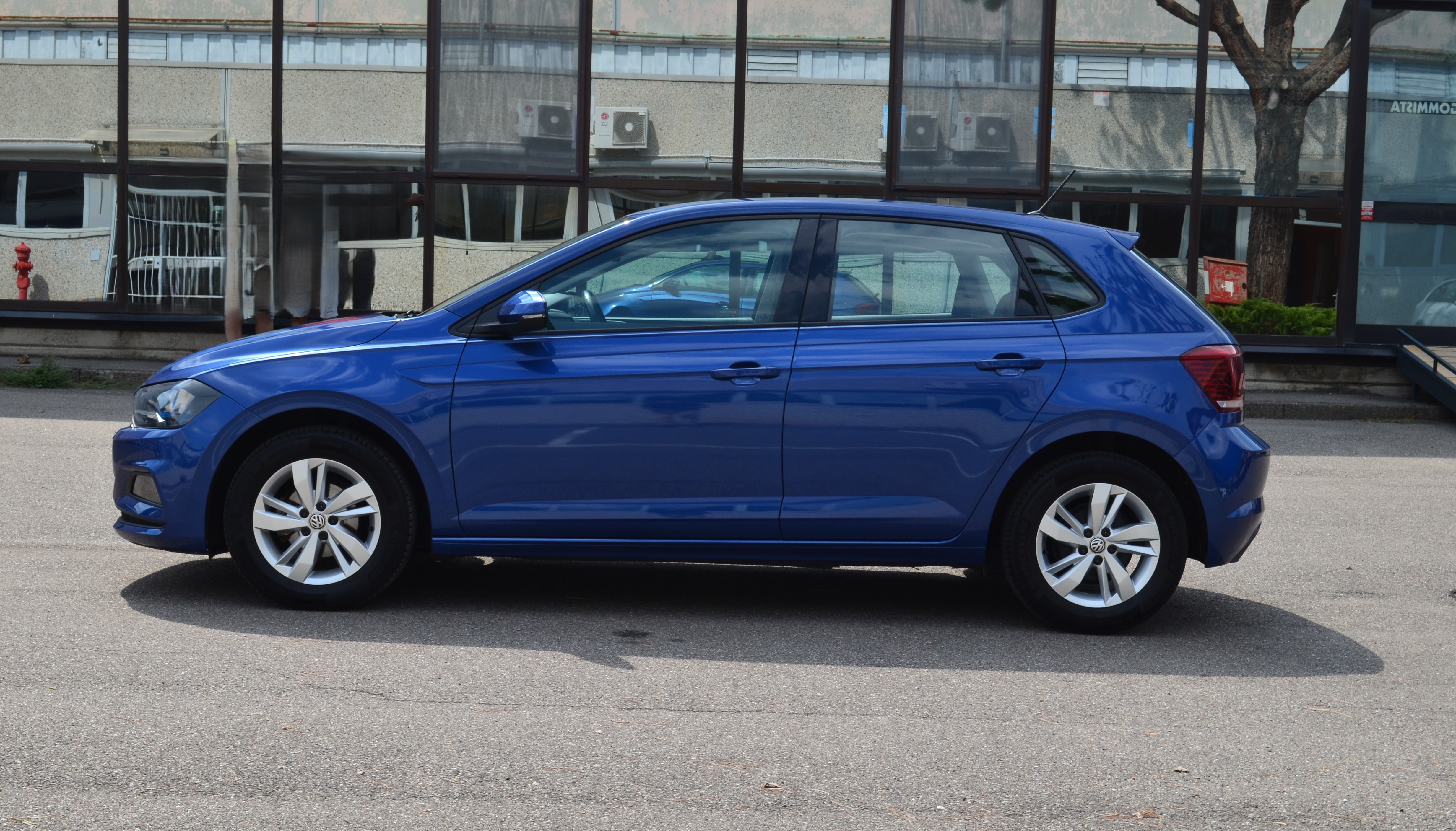 Volkswagen Polo 5p 1.0 tsi Comfortline 95cv - foto 2 di 4