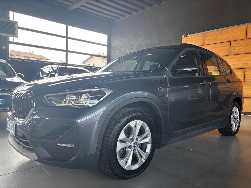 BMW X1 xdrive25e Business Advantage auto, del 2022, 88.347 km, in vendita a Vermezzo con Zelo (MI)