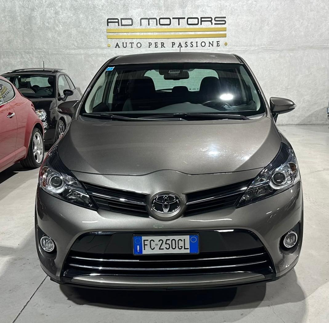 Toyota Verso Benzina+60000km VERI Neopatentati - foto 2 di 4