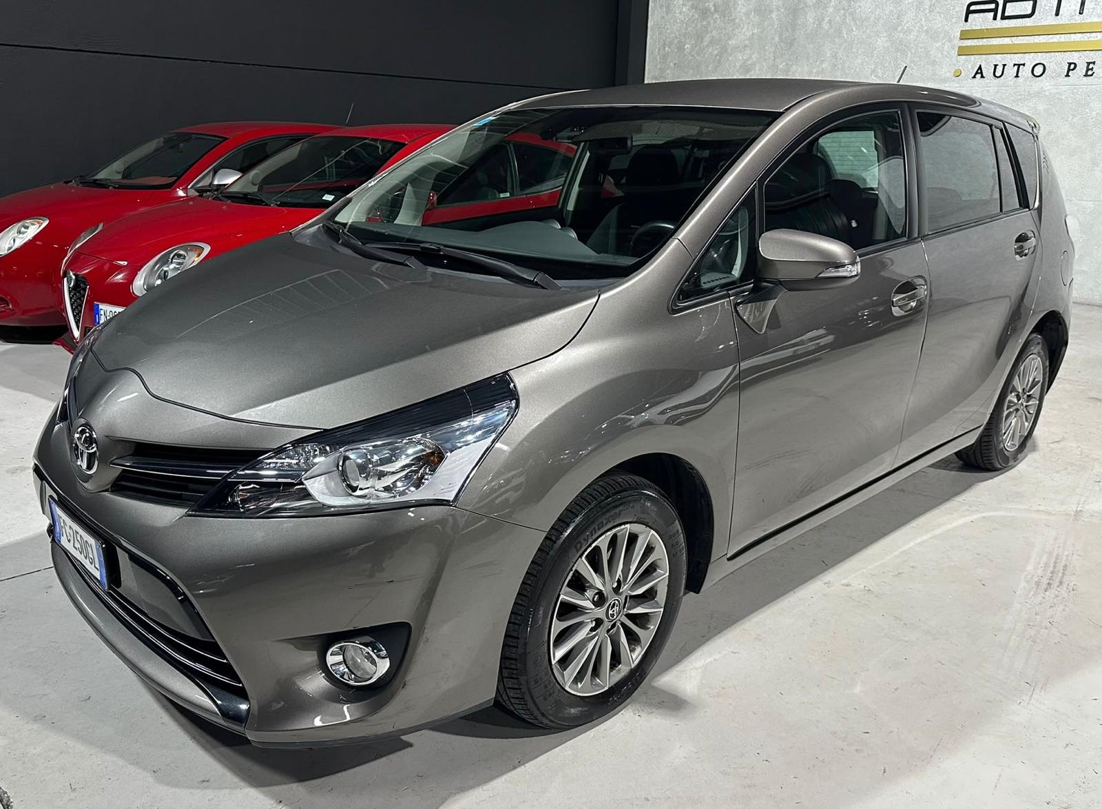 Toyota Verso Benzina+60000km VERI Neopatentati - foto 3 di 4