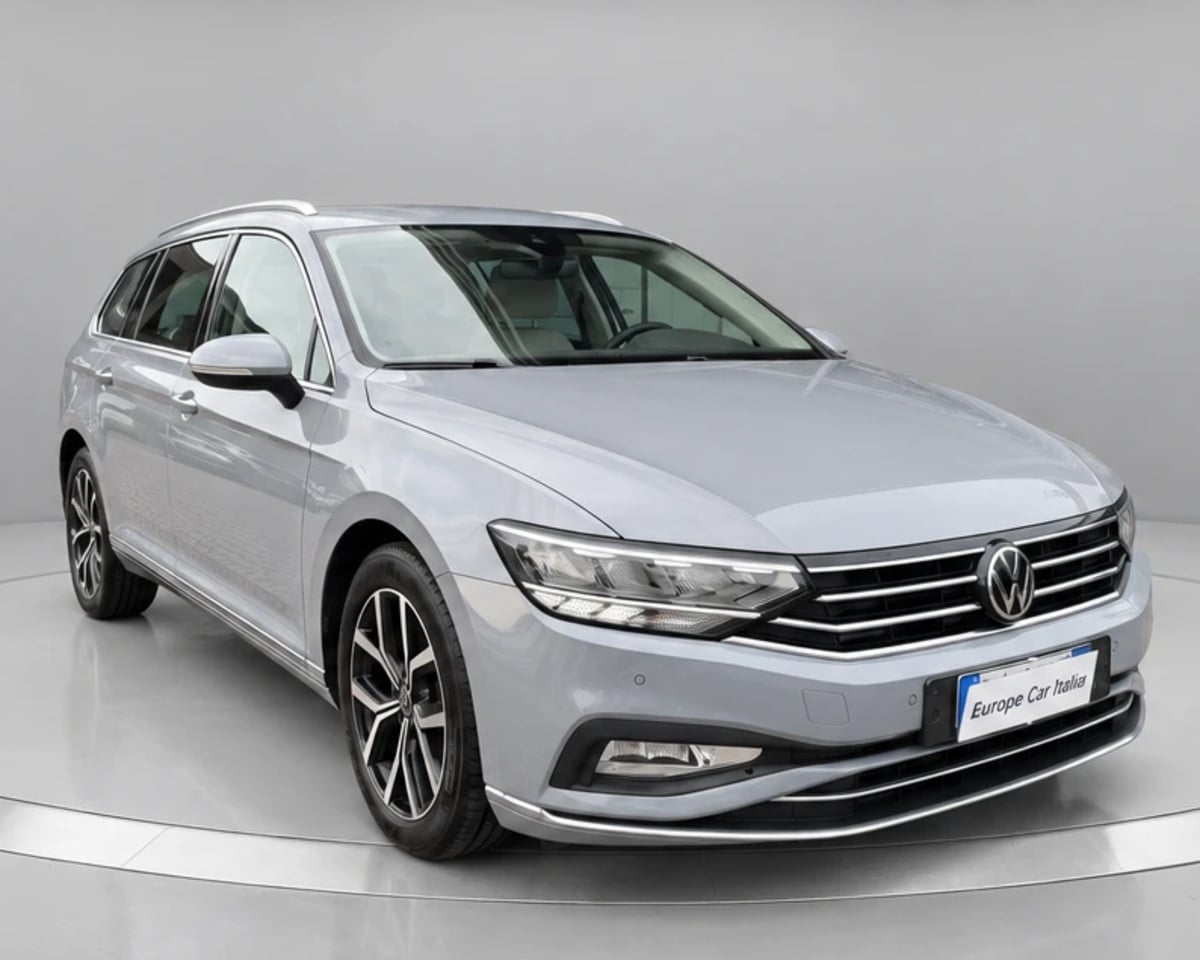 Volkswagen Passat Variant 2.0 tdi Executive 150cv dsg, del 2022, 181.700 km, in vendita a Magenta (MI)