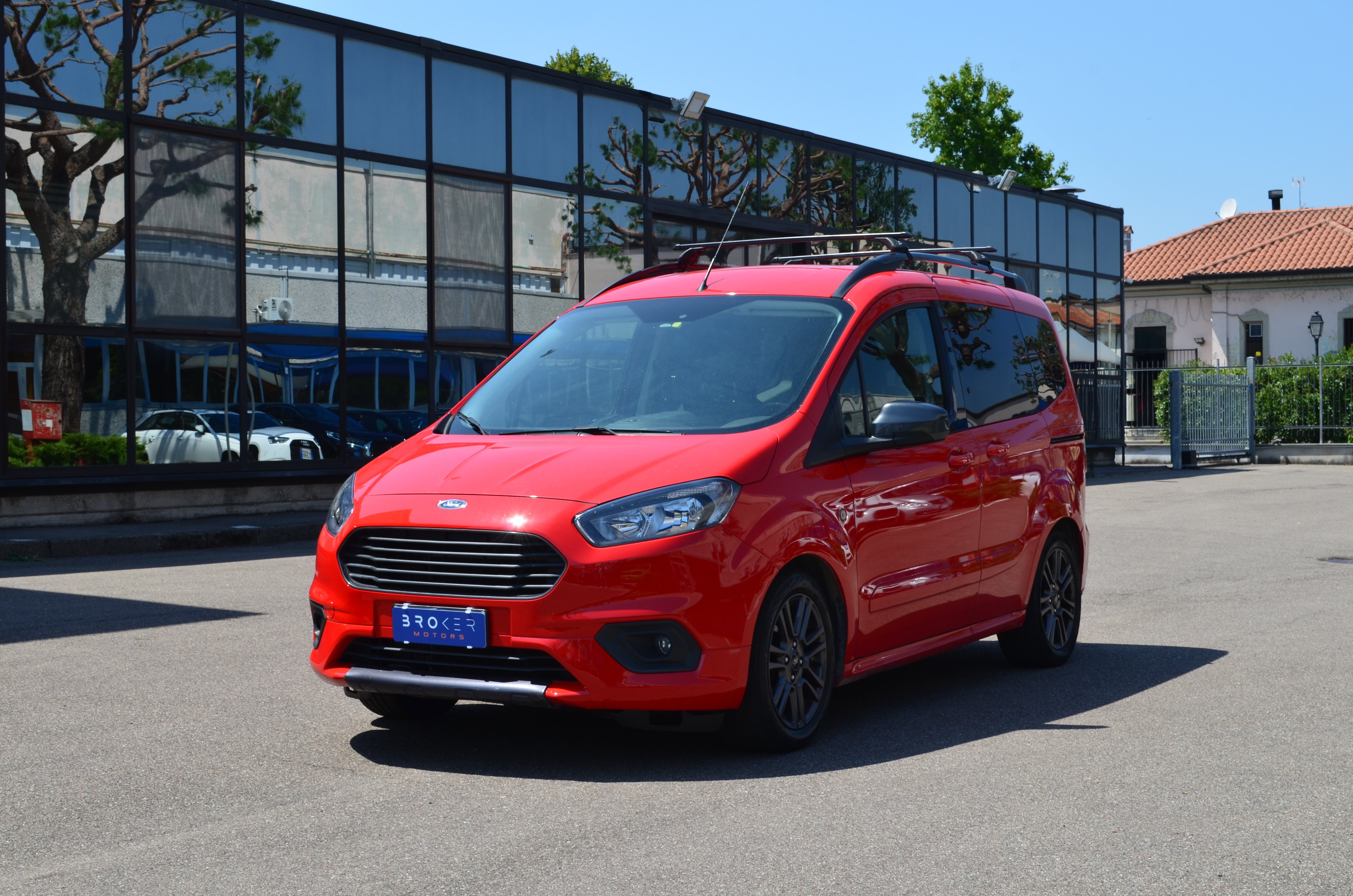 Ford Focus Tourneo Courier 5p benzina 100cv EURO6D-TEMP, del 2019, 74.000 km, in vendita a Marcallo Con Casone (MI)