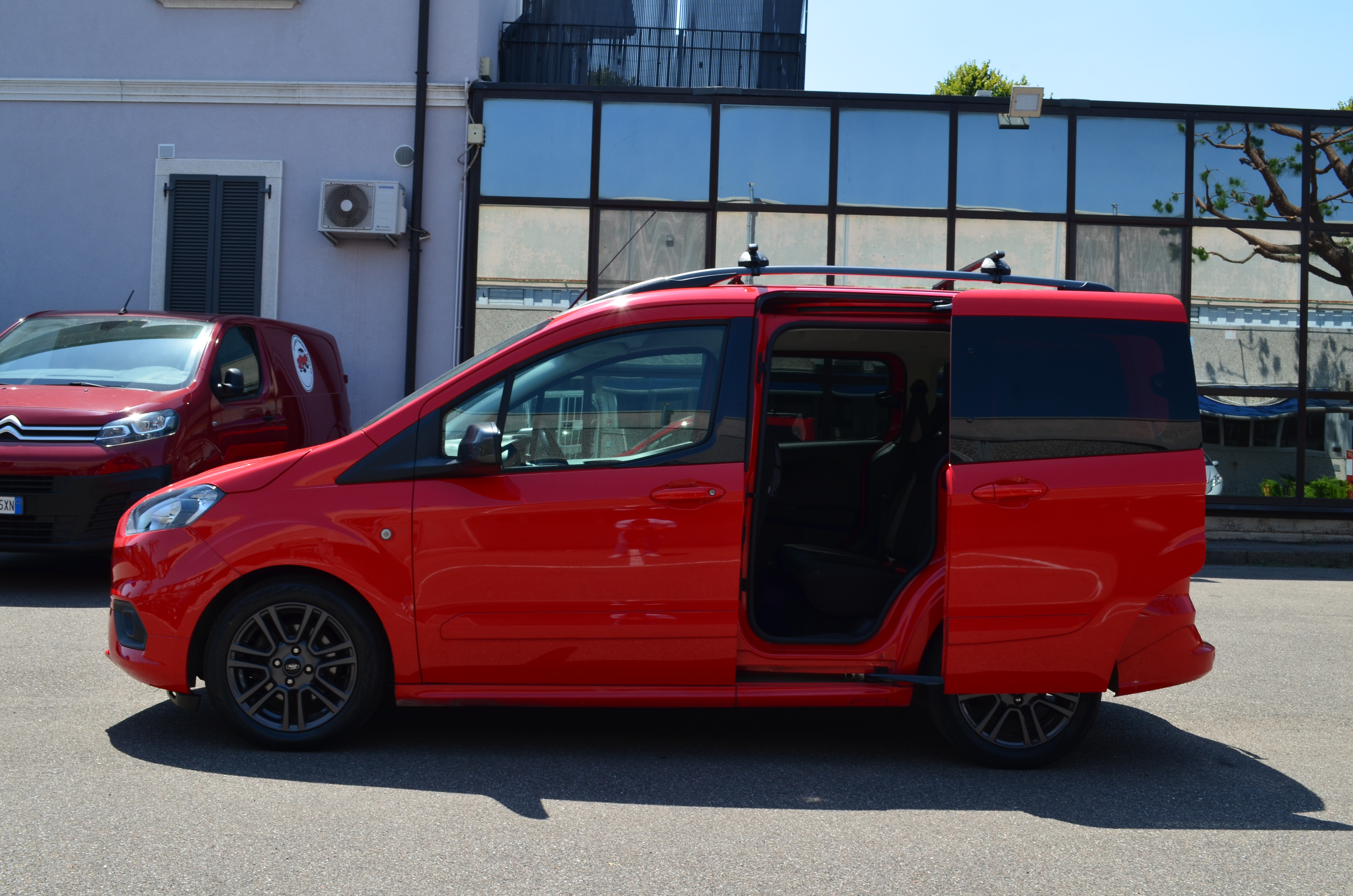 Ford Focus Tourneo Courier 5p benzina 100cv EURO6D-TEMP - foto 3 di 4