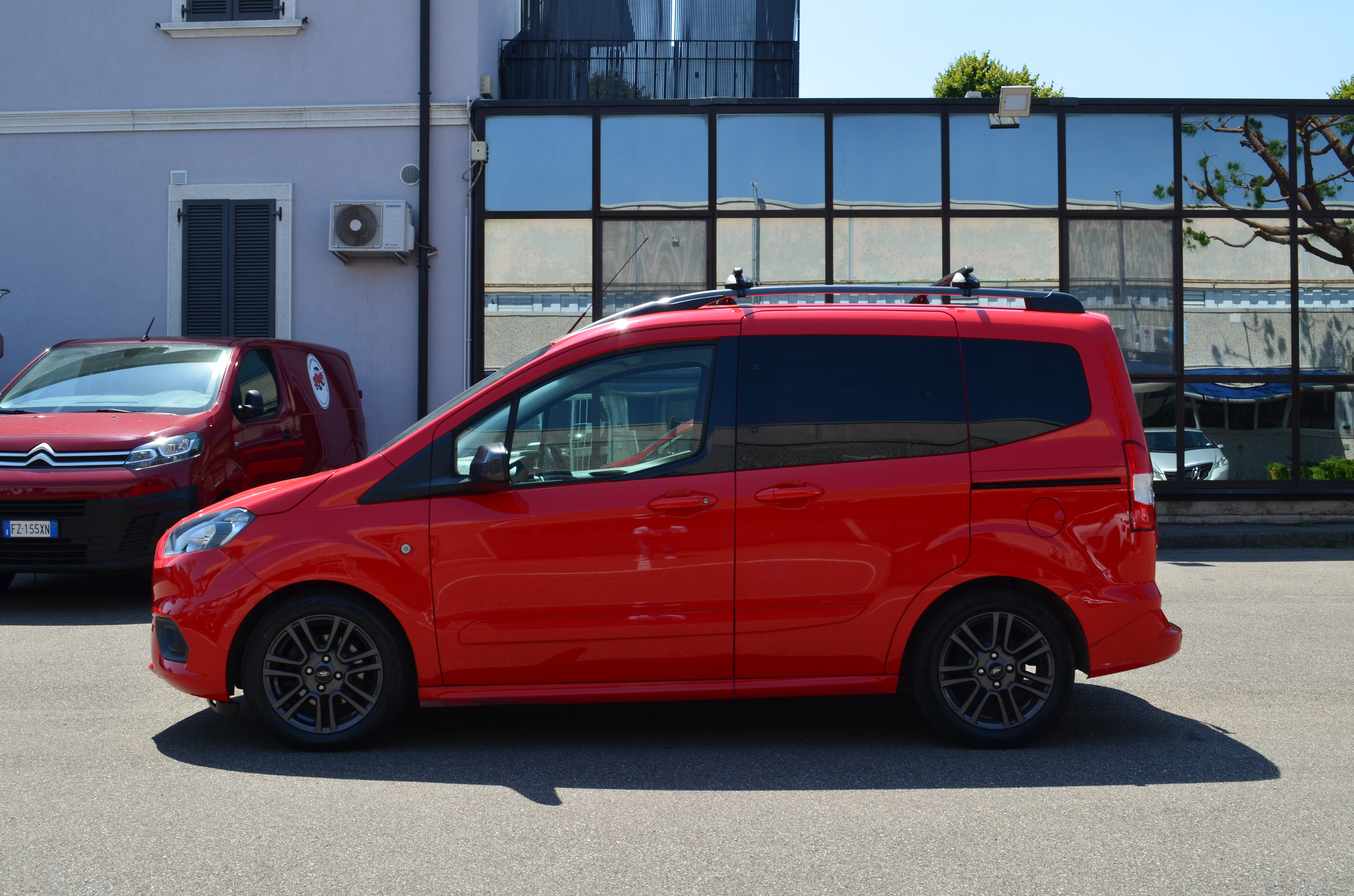 Ford Focus Tourneo Courier 5p benzina 100cv EURO6D-TEMP - foto 2 di 4
