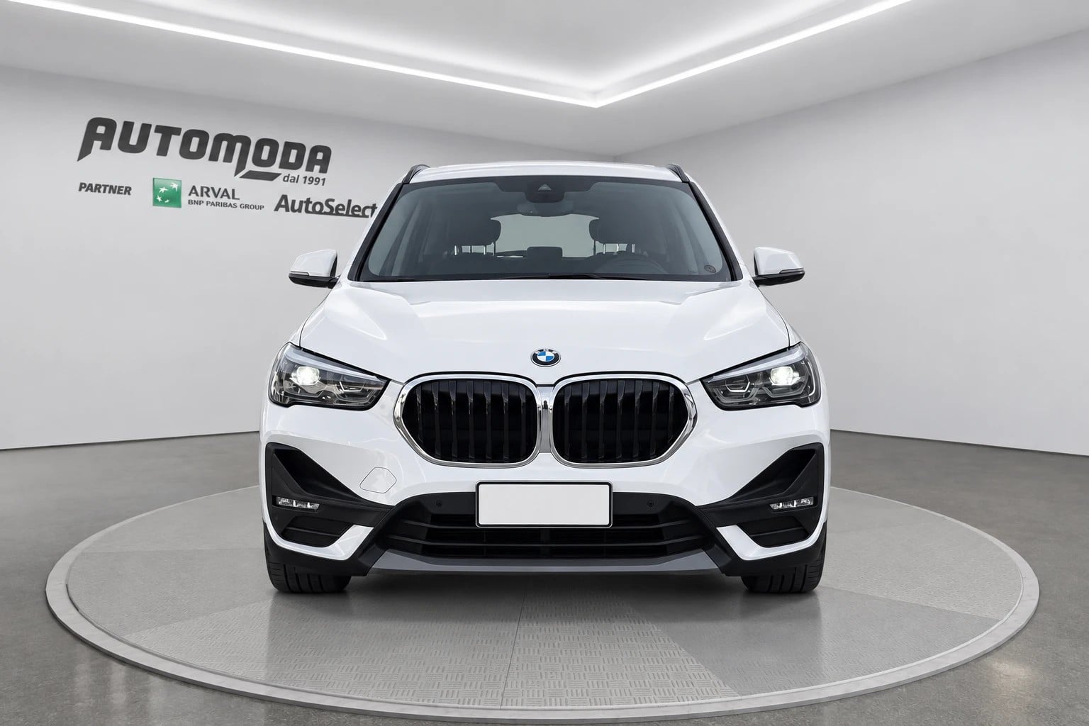 BMW X1 X Drive 25E Business Advantage automatico - foto 2 di 4