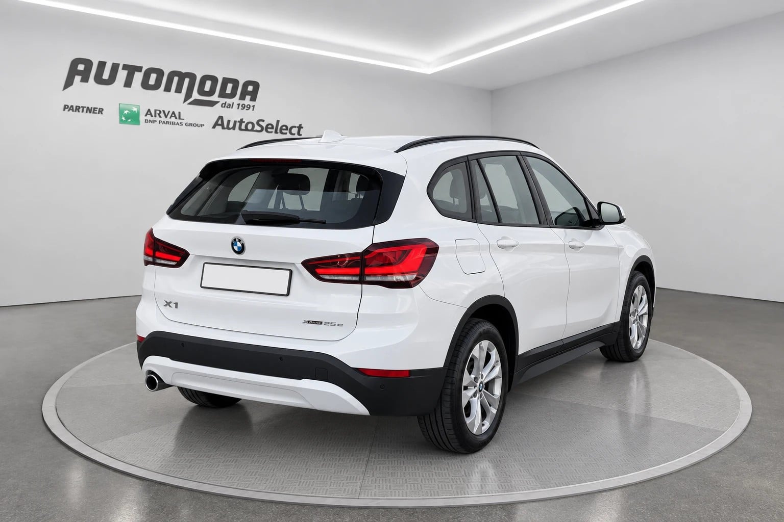 BMW X1 X Drive 25E Business Advantage automatico - foto 4 di 4
