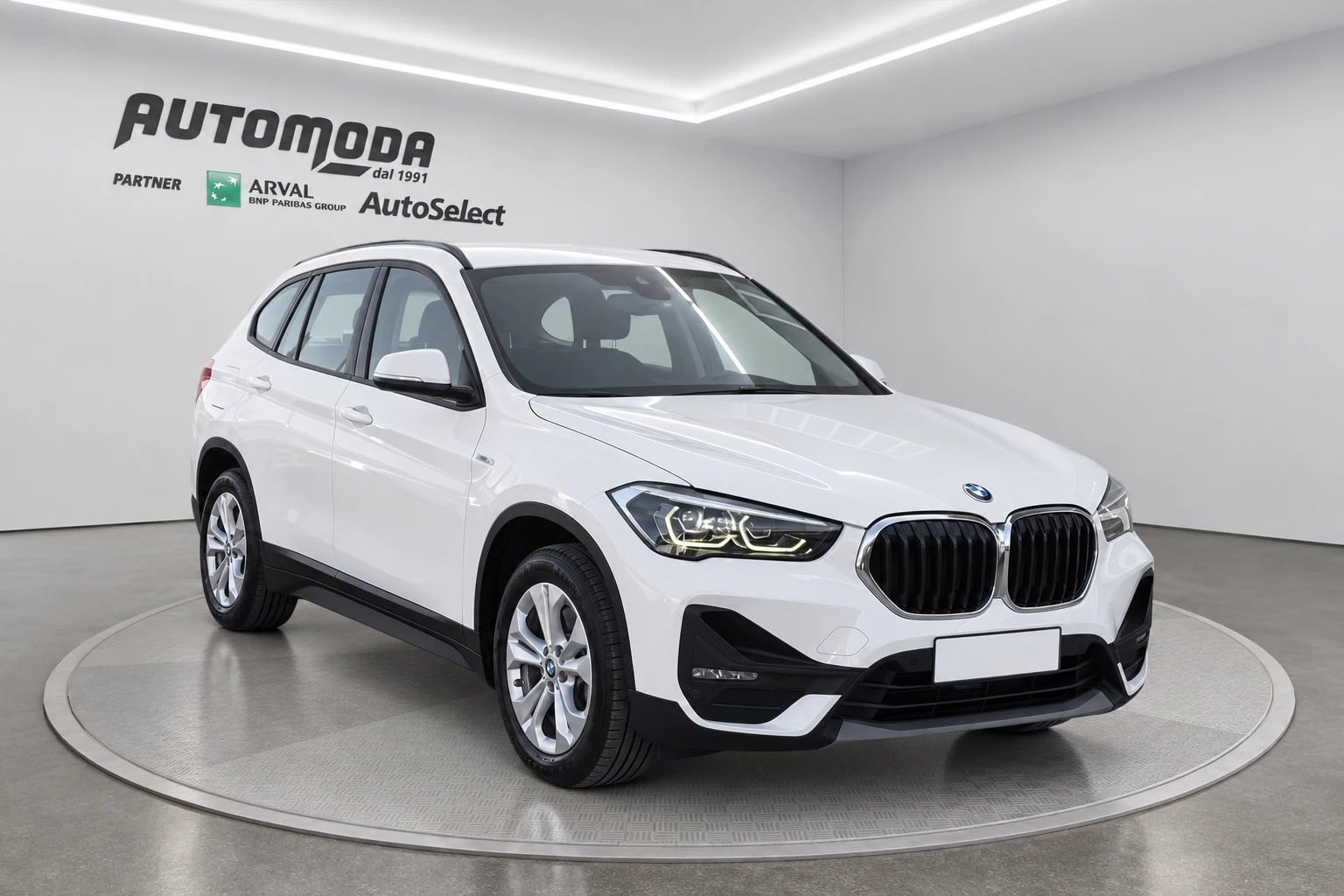 BMW X1 X Drive 25E Business Advantage automatico - foto 3 di 4